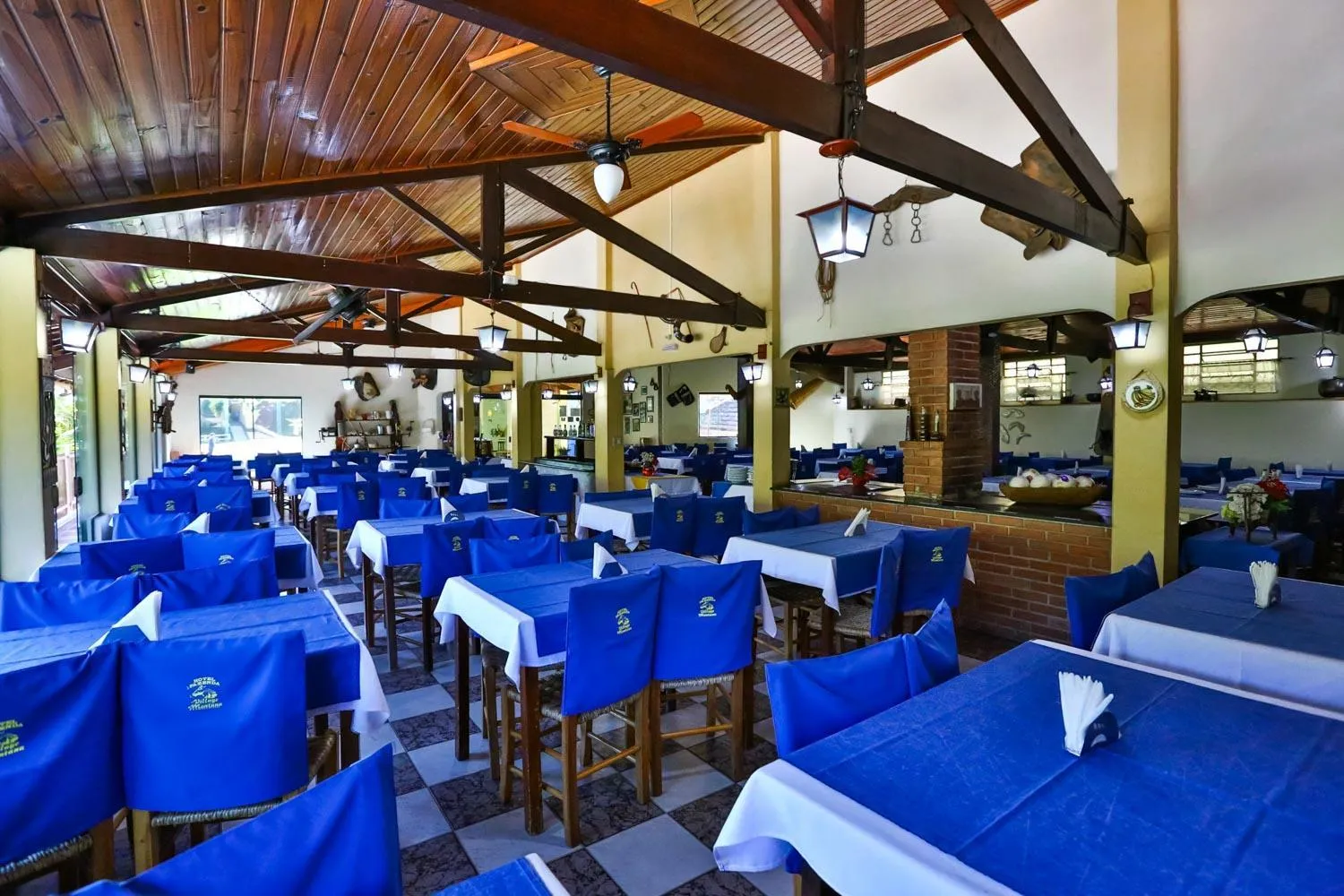 Restaurant/places to eat in Hotel Fazenda Village Montana