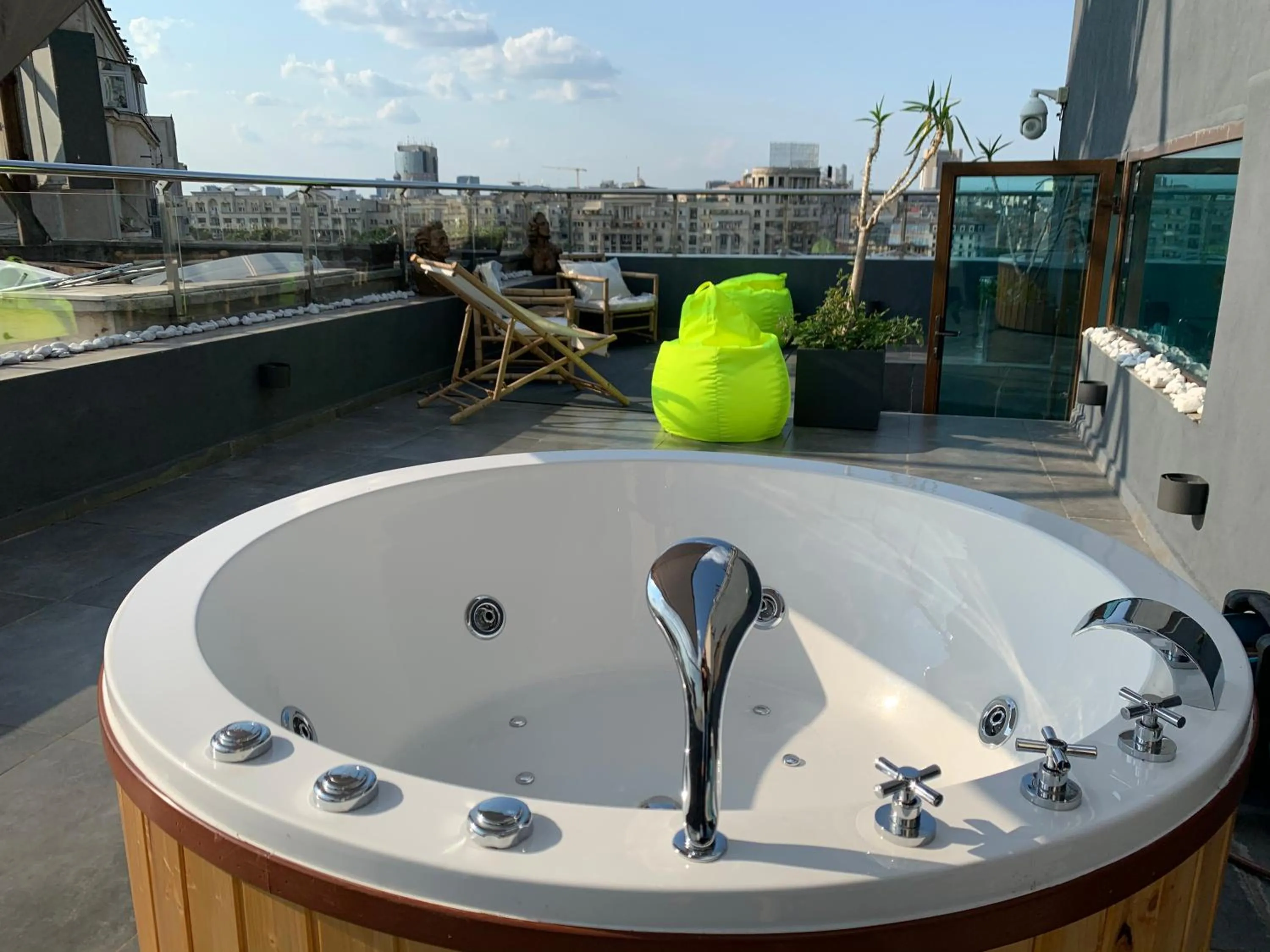 PENTHOUSE GROUP 4 Apartments