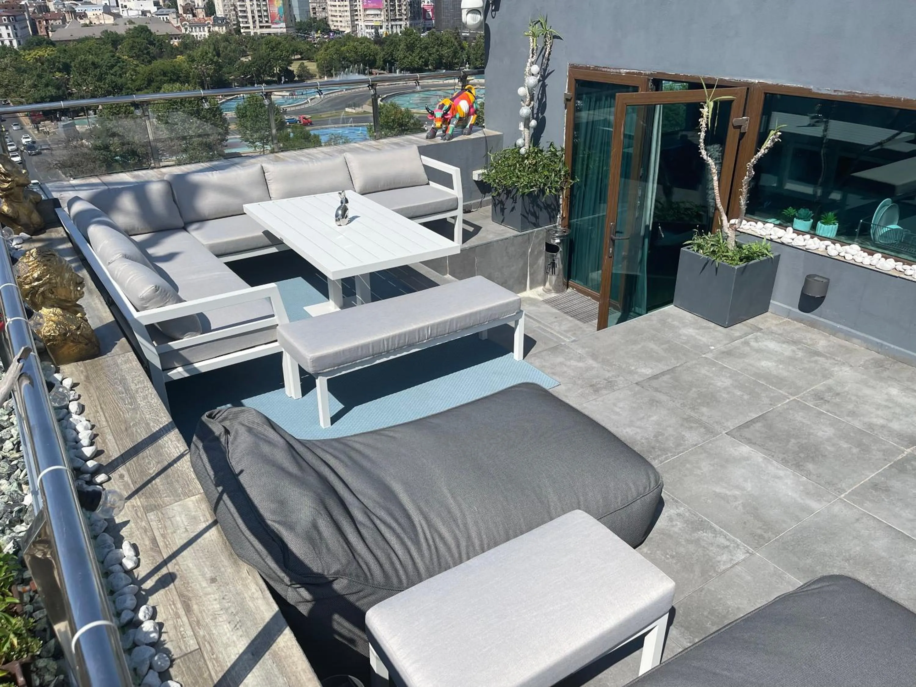PENTHOUSE GROUP 4 Apartments