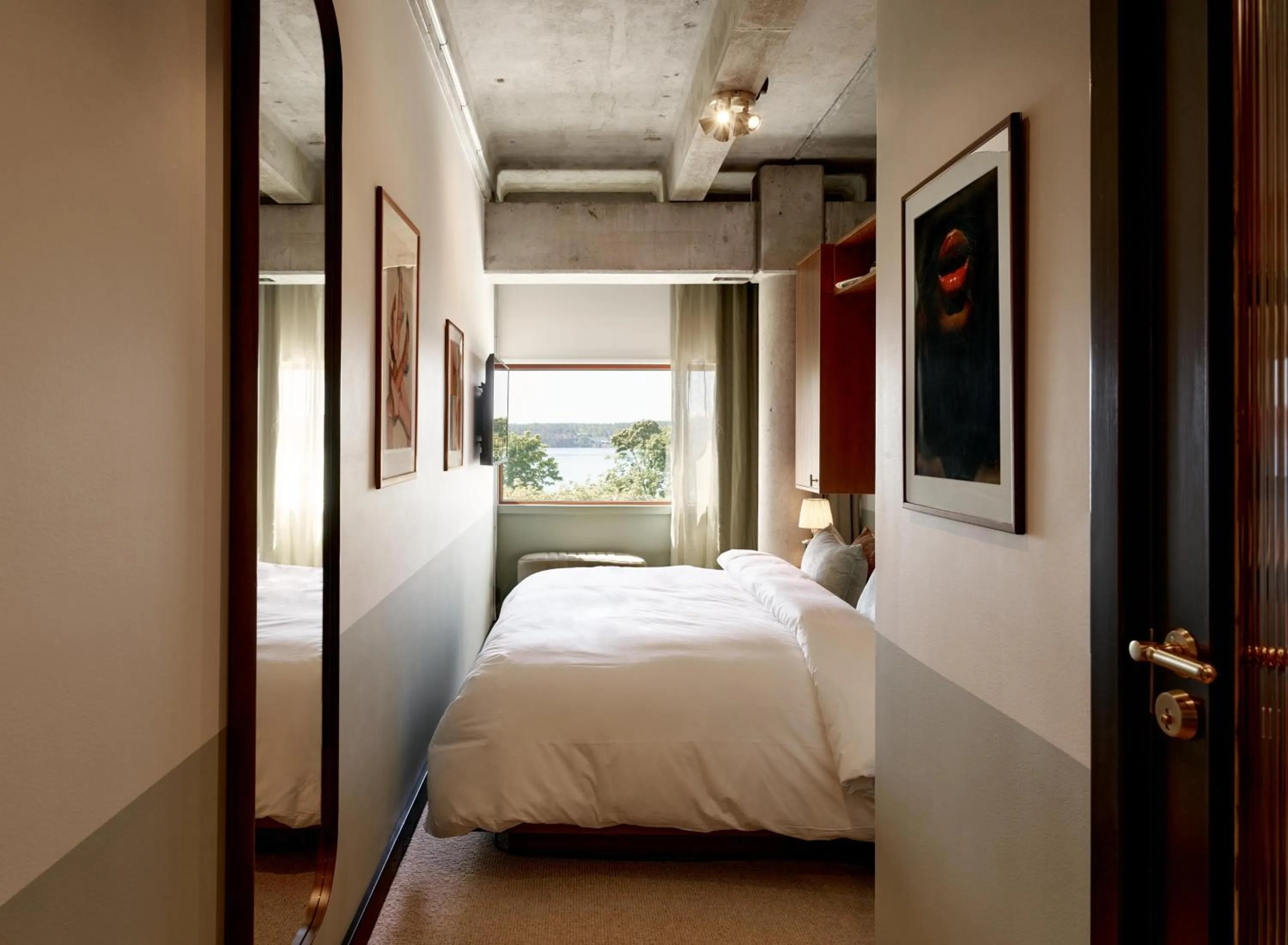 Bed in Ellery Beach House