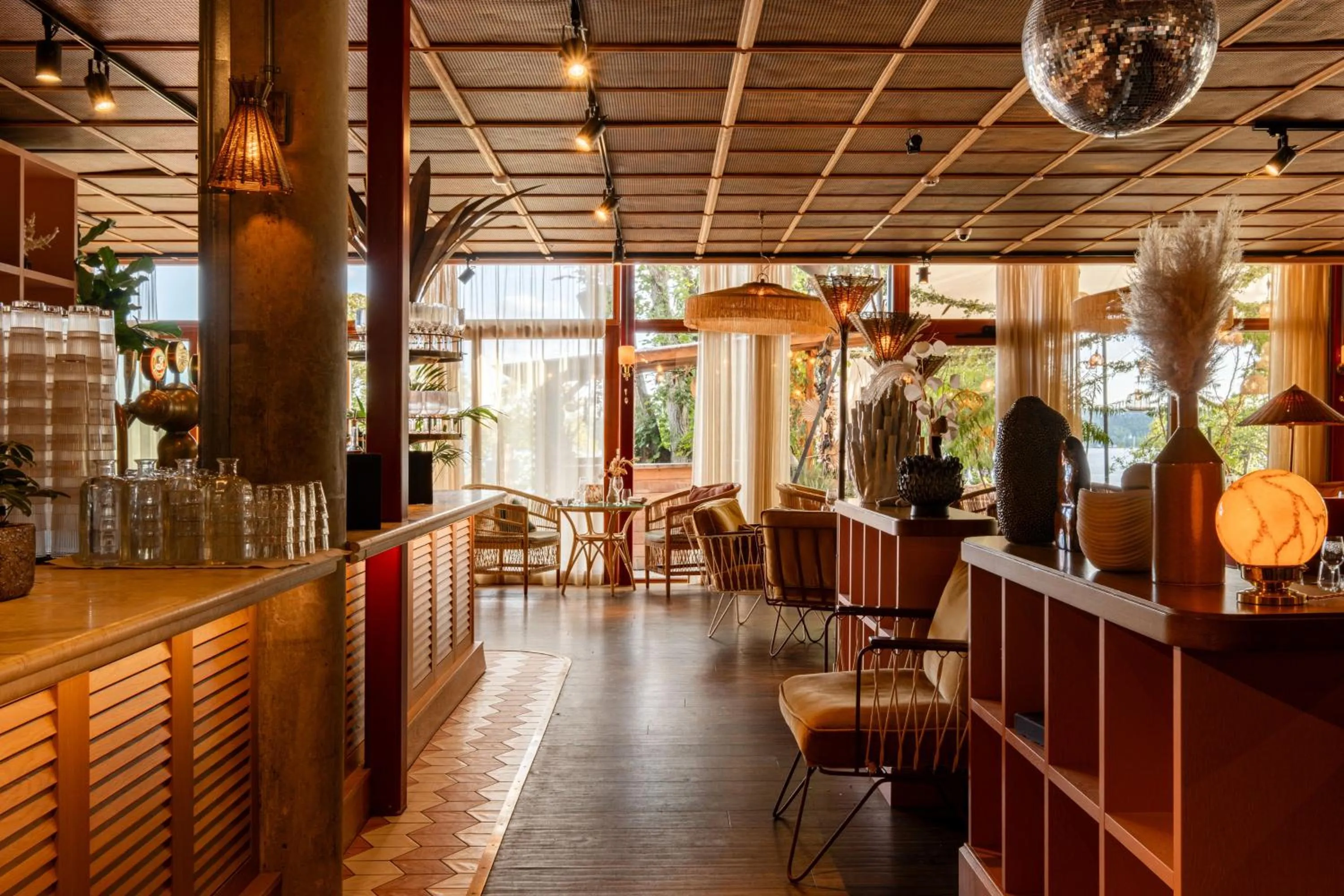 Restaurant/places to eat in Ellery Beach House