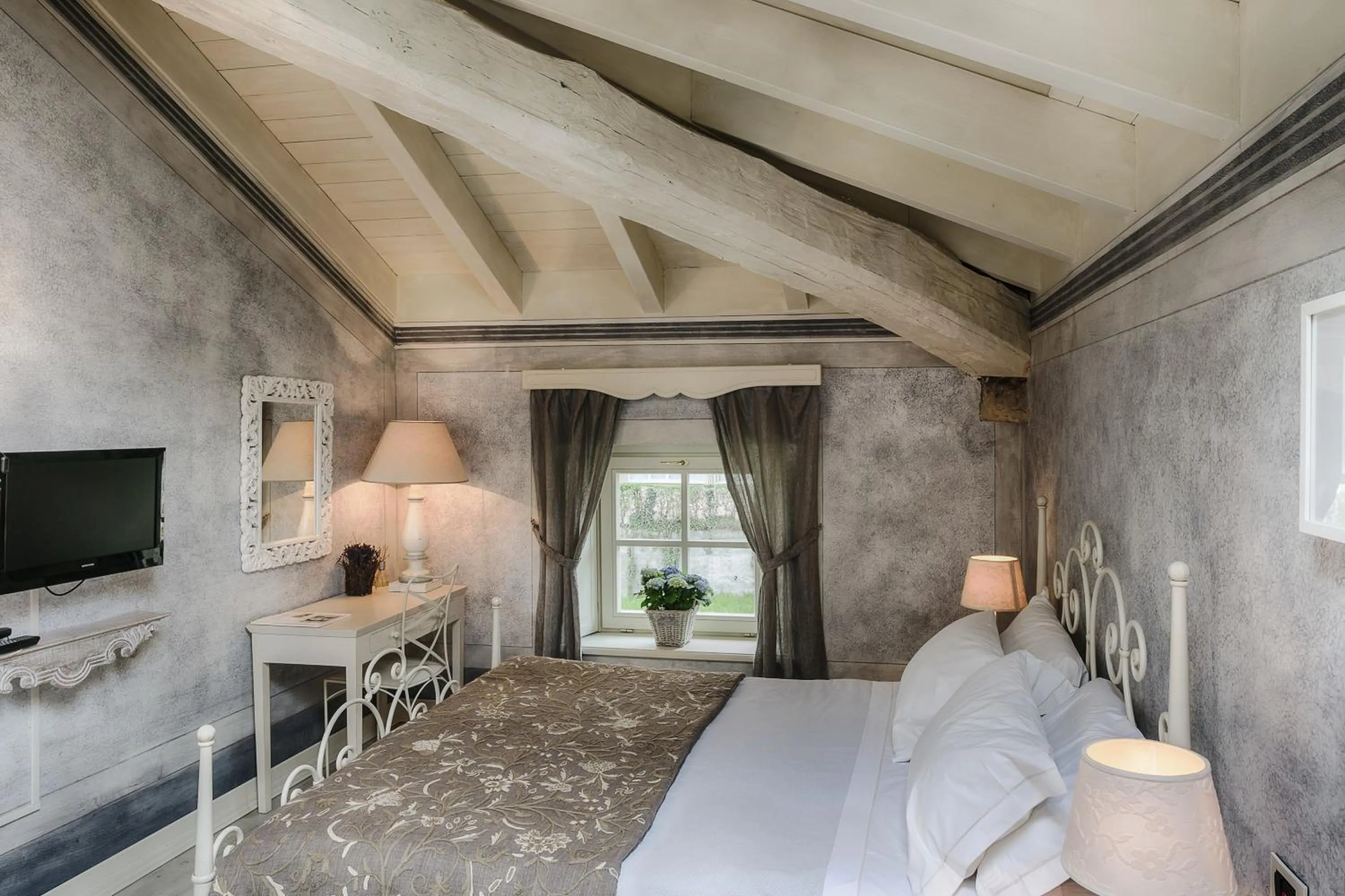 Photo of the whole room, Bed in Relais Villa Vittoria