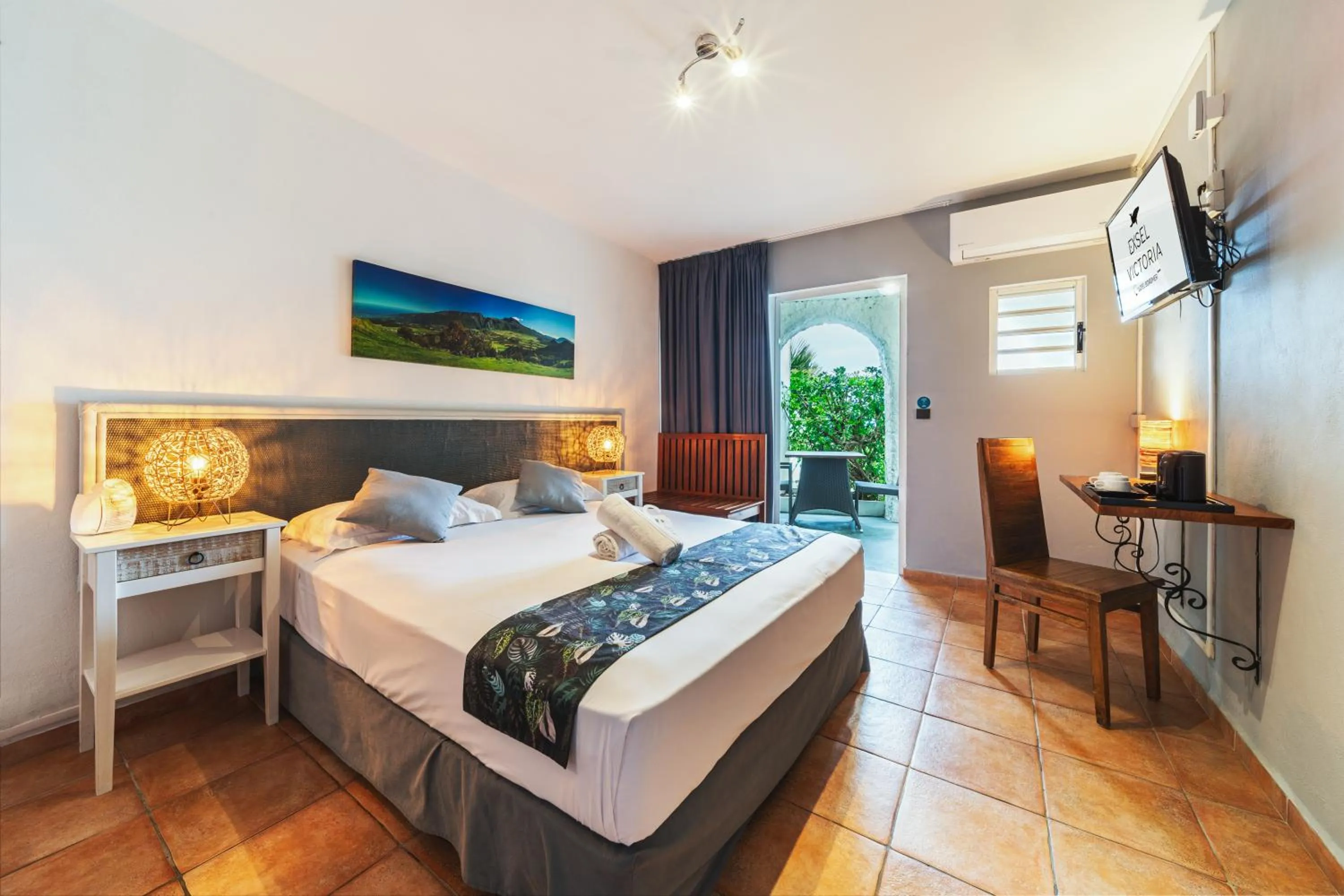 Bed in Hotel Exsel Victoria