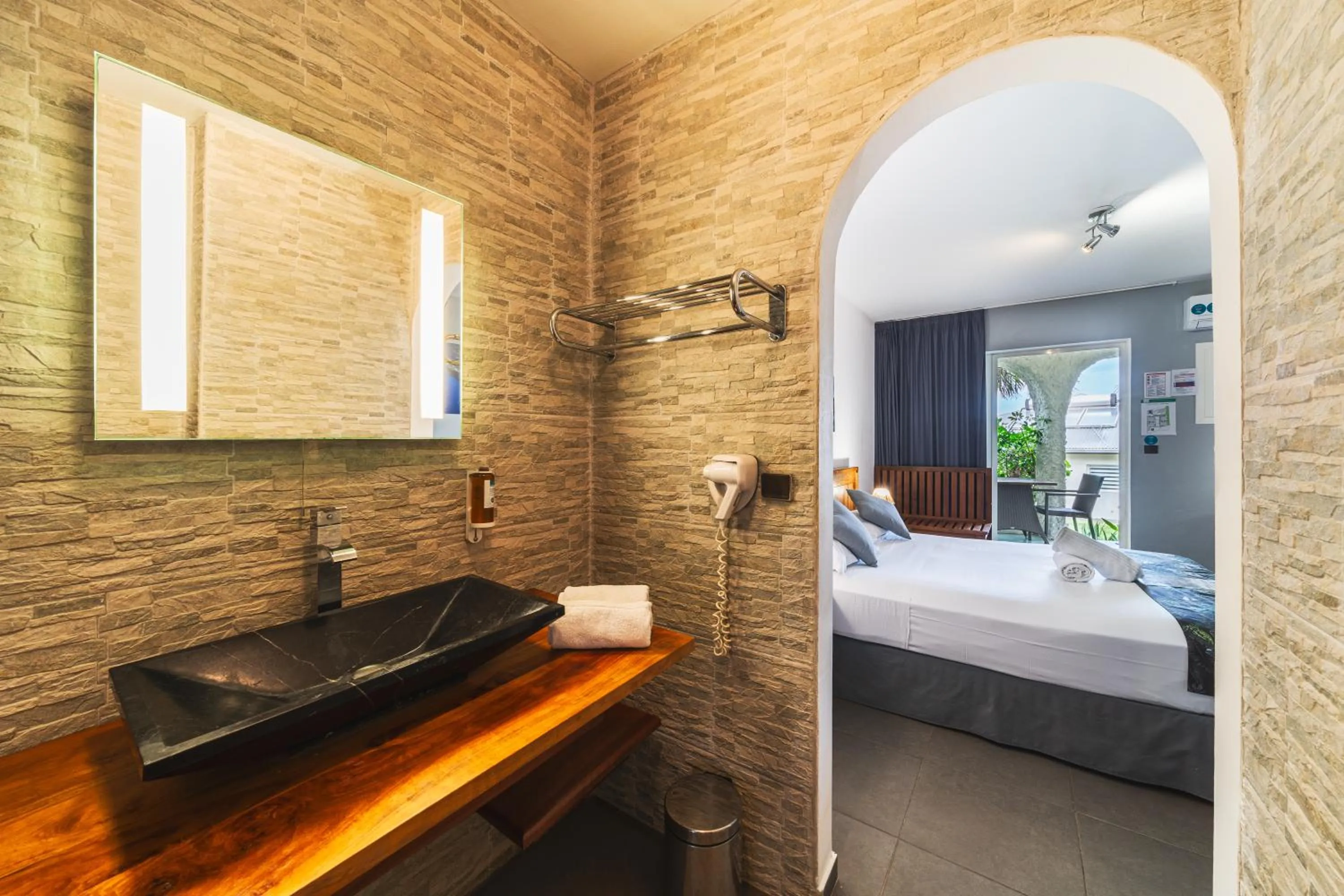 Bed in Hotel Exsel Victoria