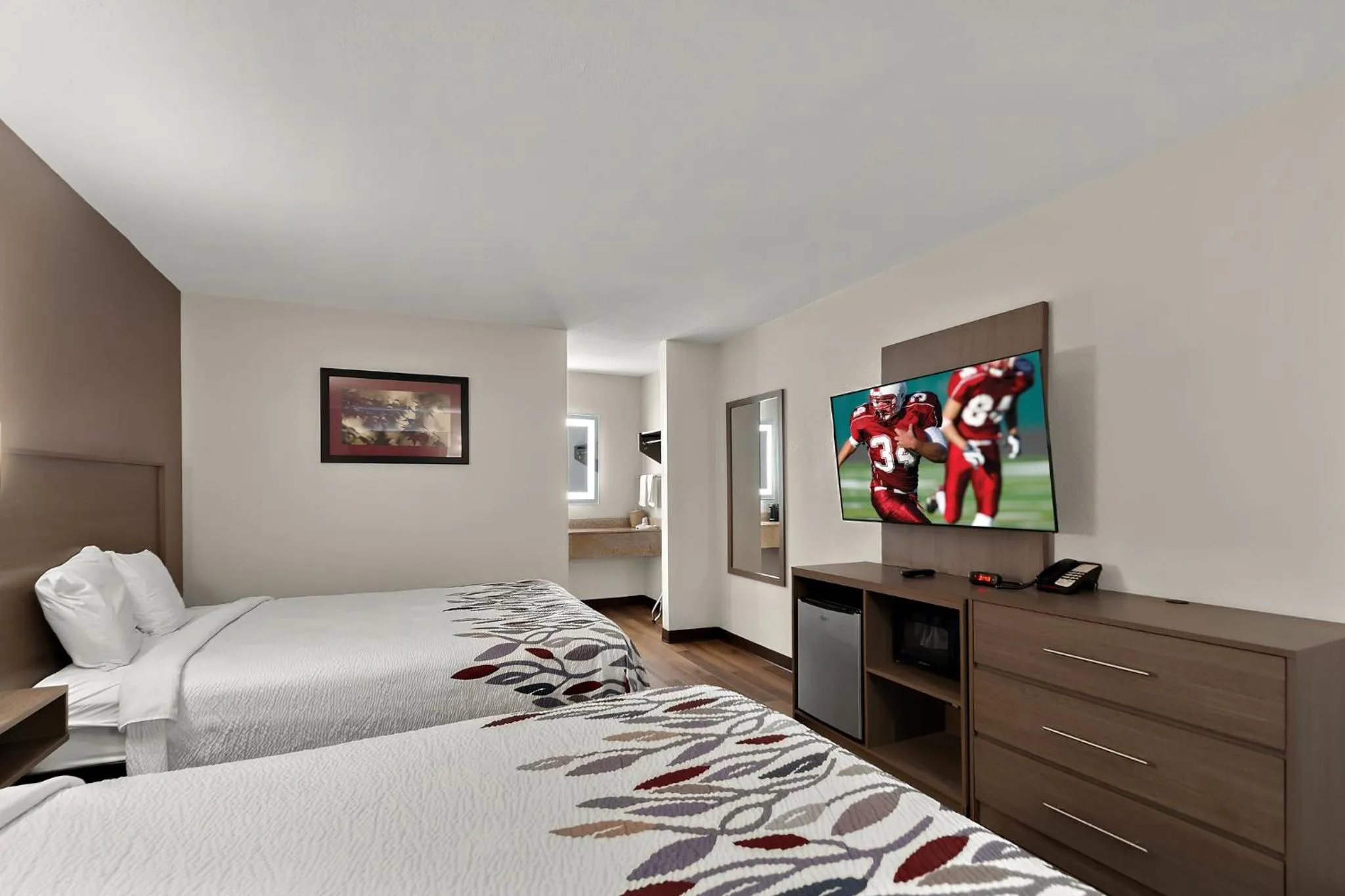 Photo of the whole room, Bed in Red Roof Inn Winchester, VA