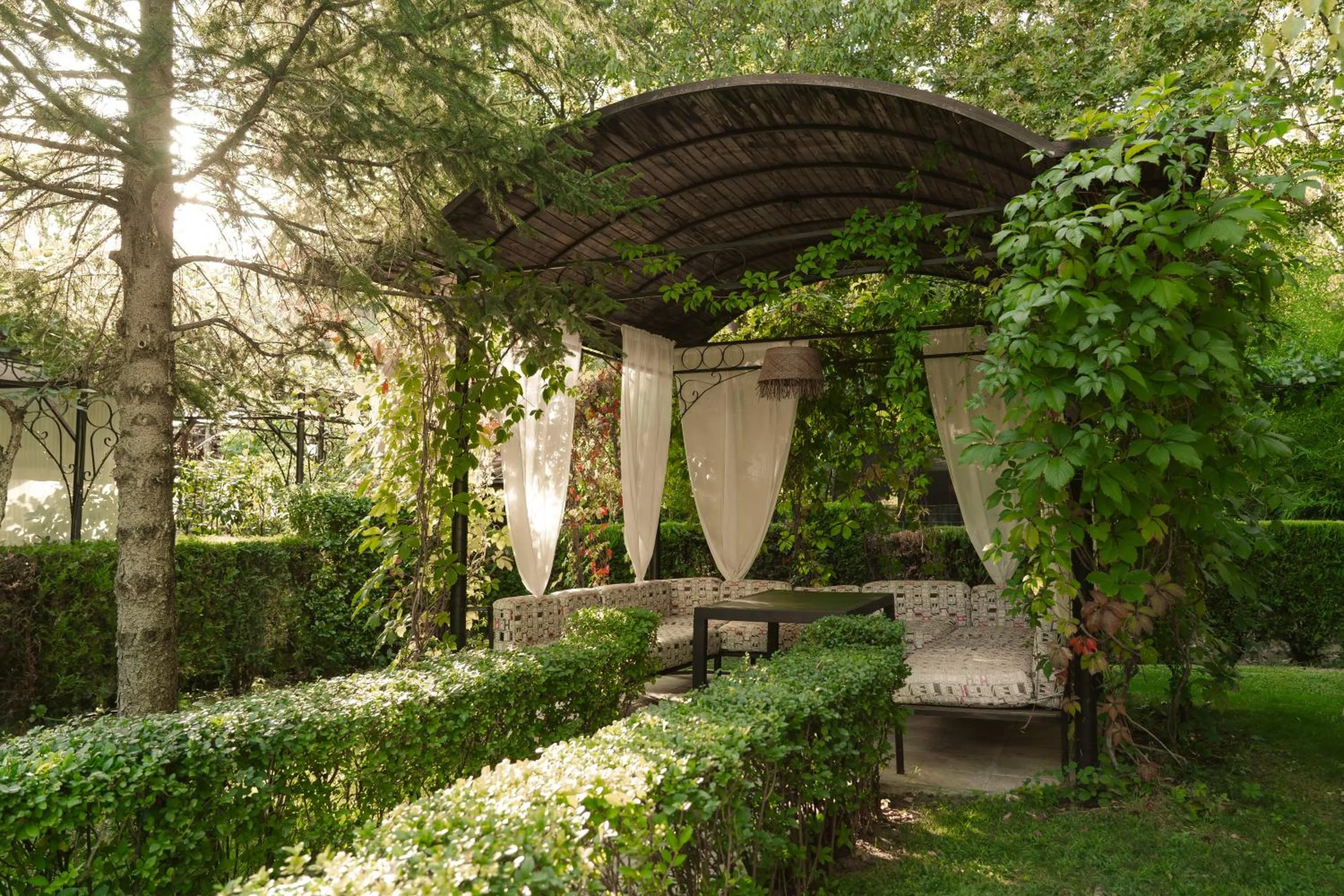 Garden in Family Hotel Edia-Sandanski