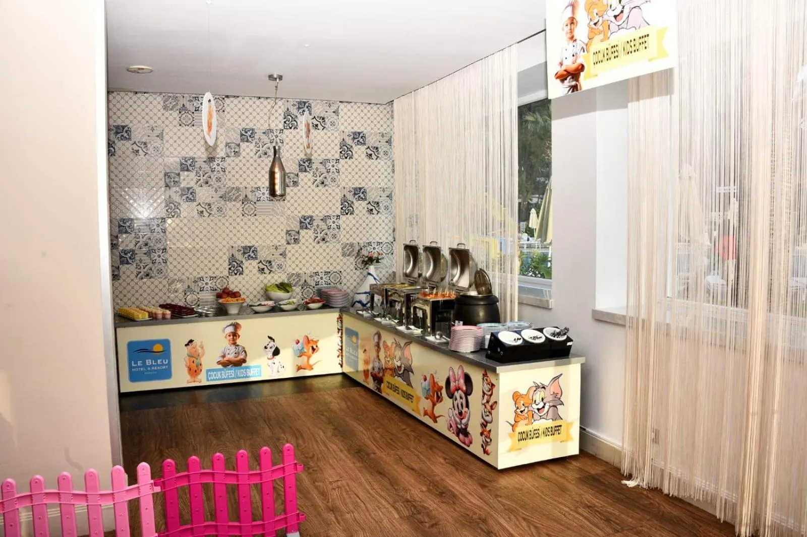 Restaurant/places to eat in Le Bleu Hotel & Resort Kusadasi