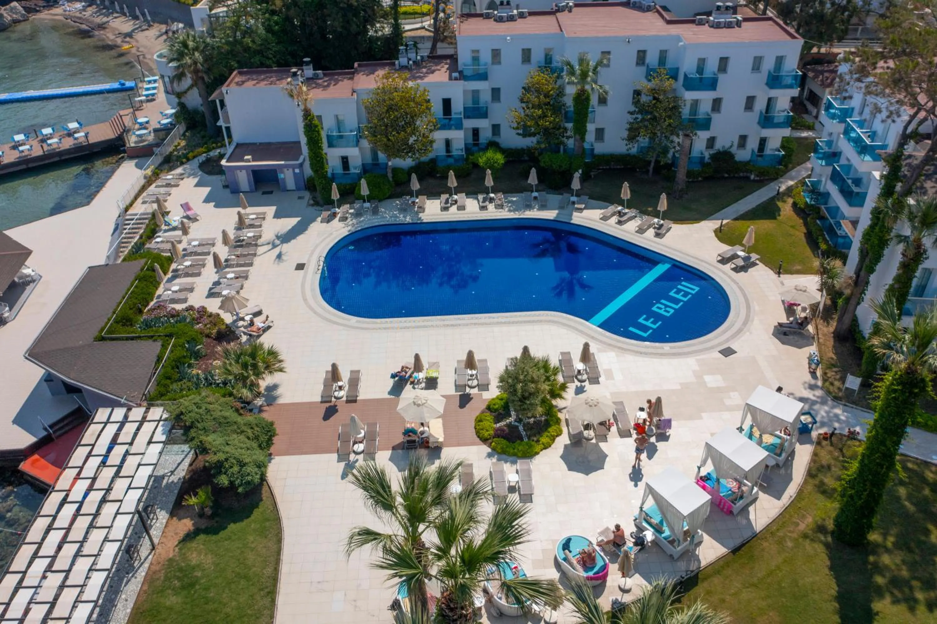 Swimming pool in Le Bleu Hotel & Resort Kusadasi