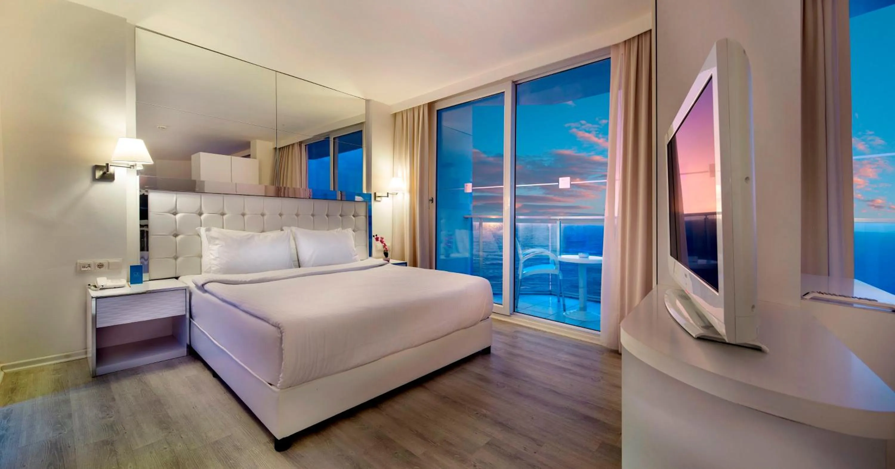 Decorative detail, Bed in Le Bleu Hotel & Resort Kusadasi