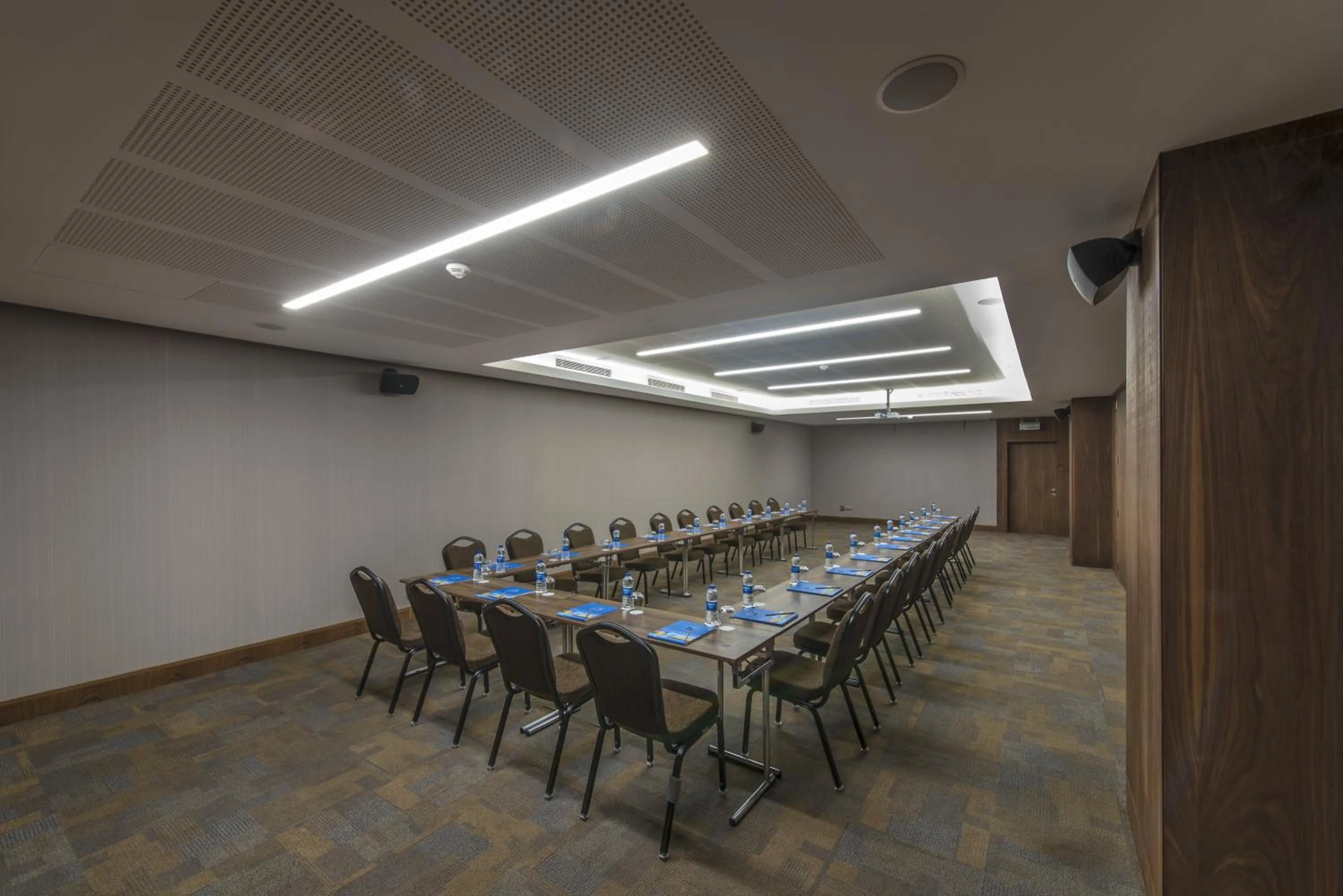 group of guests in Le Bleu Hotel & Resort Kusadasi