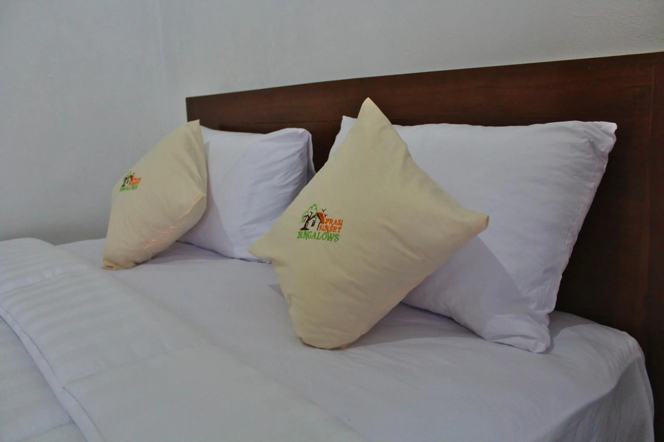 Bedroom, Bed in Prasi Sunset Bungalows