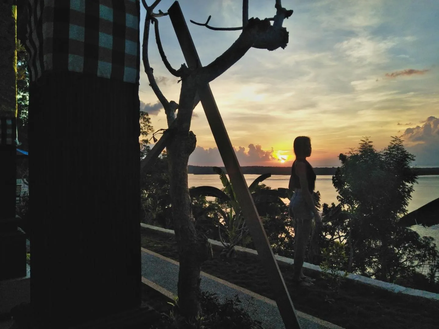 Garden view in Prasi Sunset Bungalows