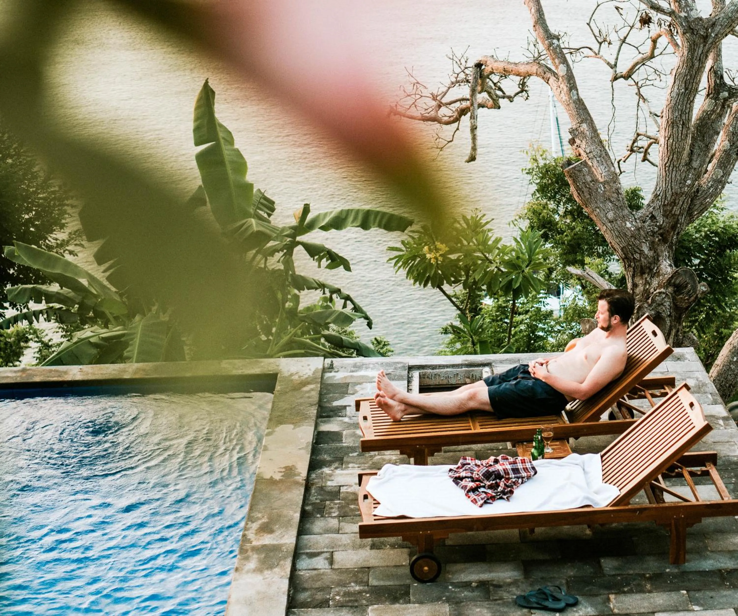 People in Prasi Sunset Bungalows