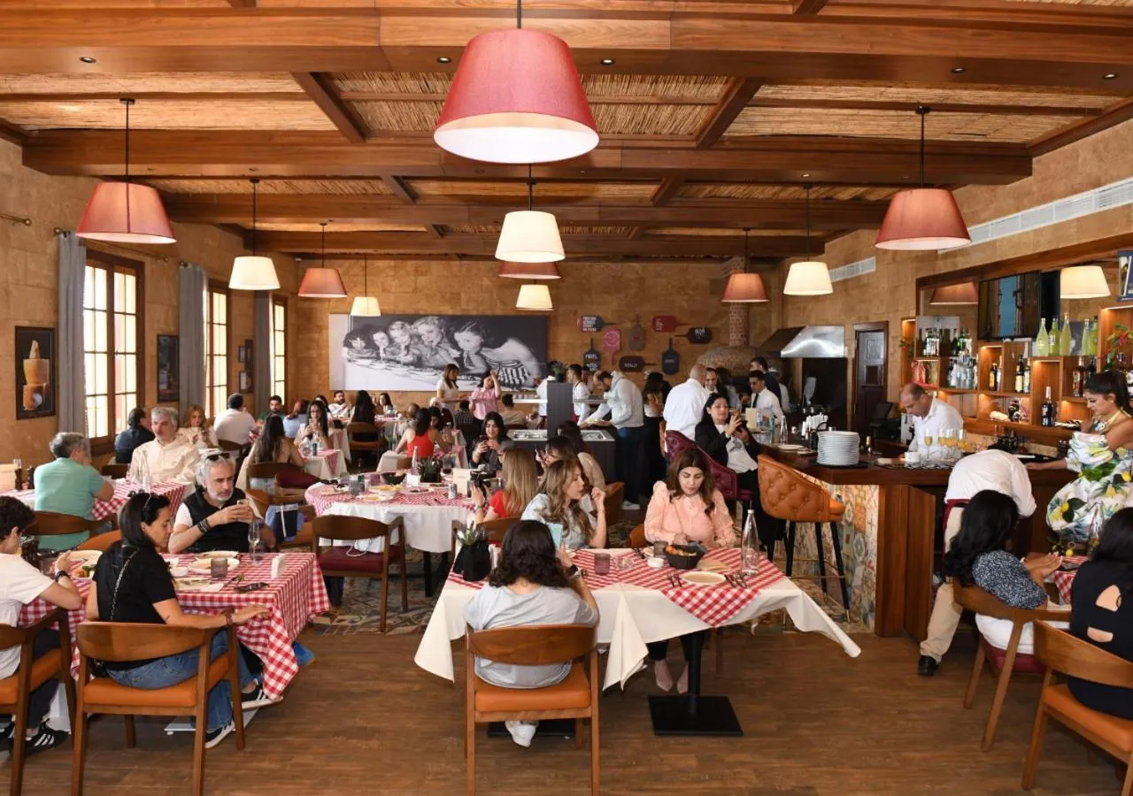 Restaurant/places to eat in Lancaster Eden Bay