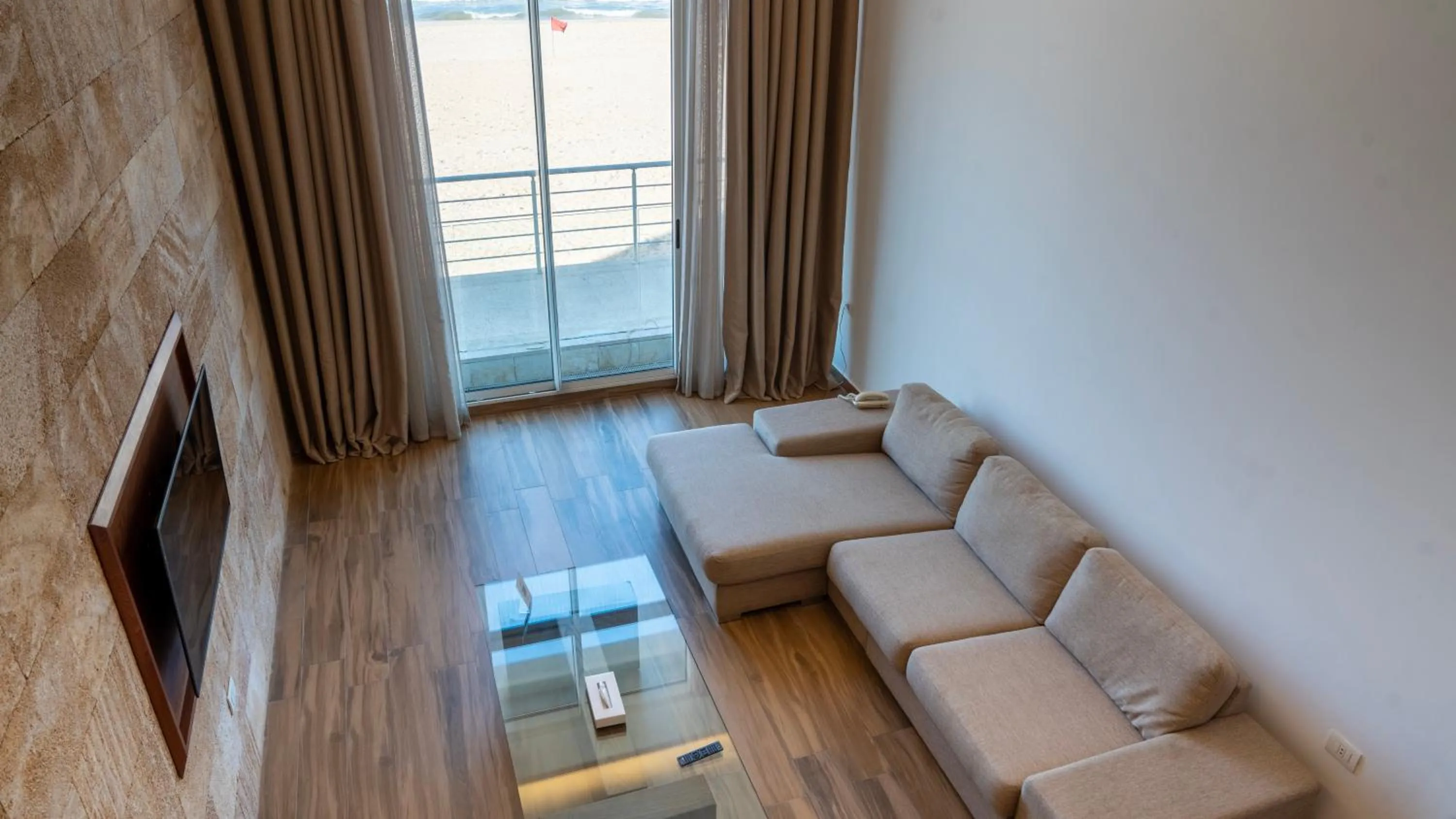 Seating area in Lancaster Eden Bay