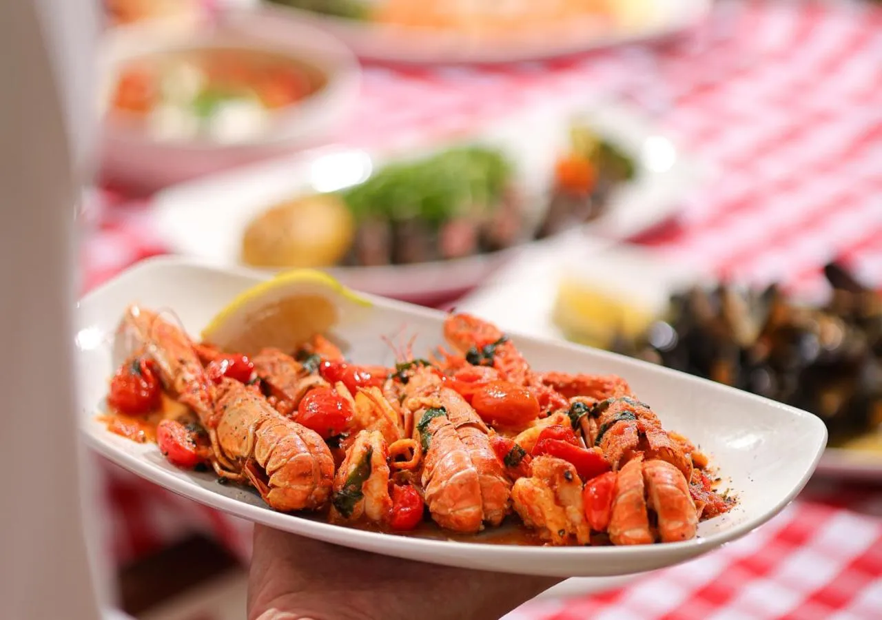 Restaurant/places to eat in Lancaster Eden Bay