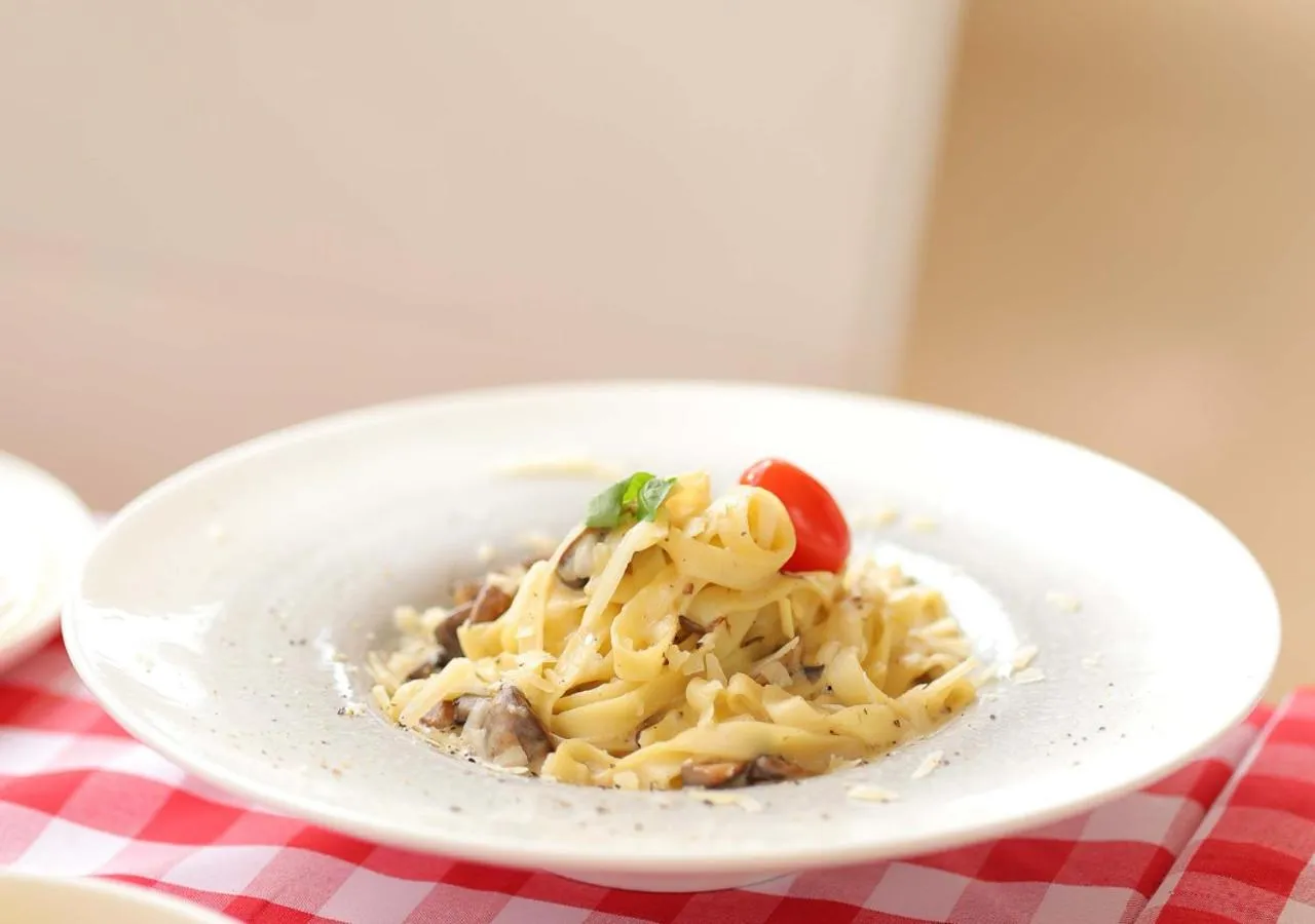 Restaurant/places to eat in Lancaster Eden Bay