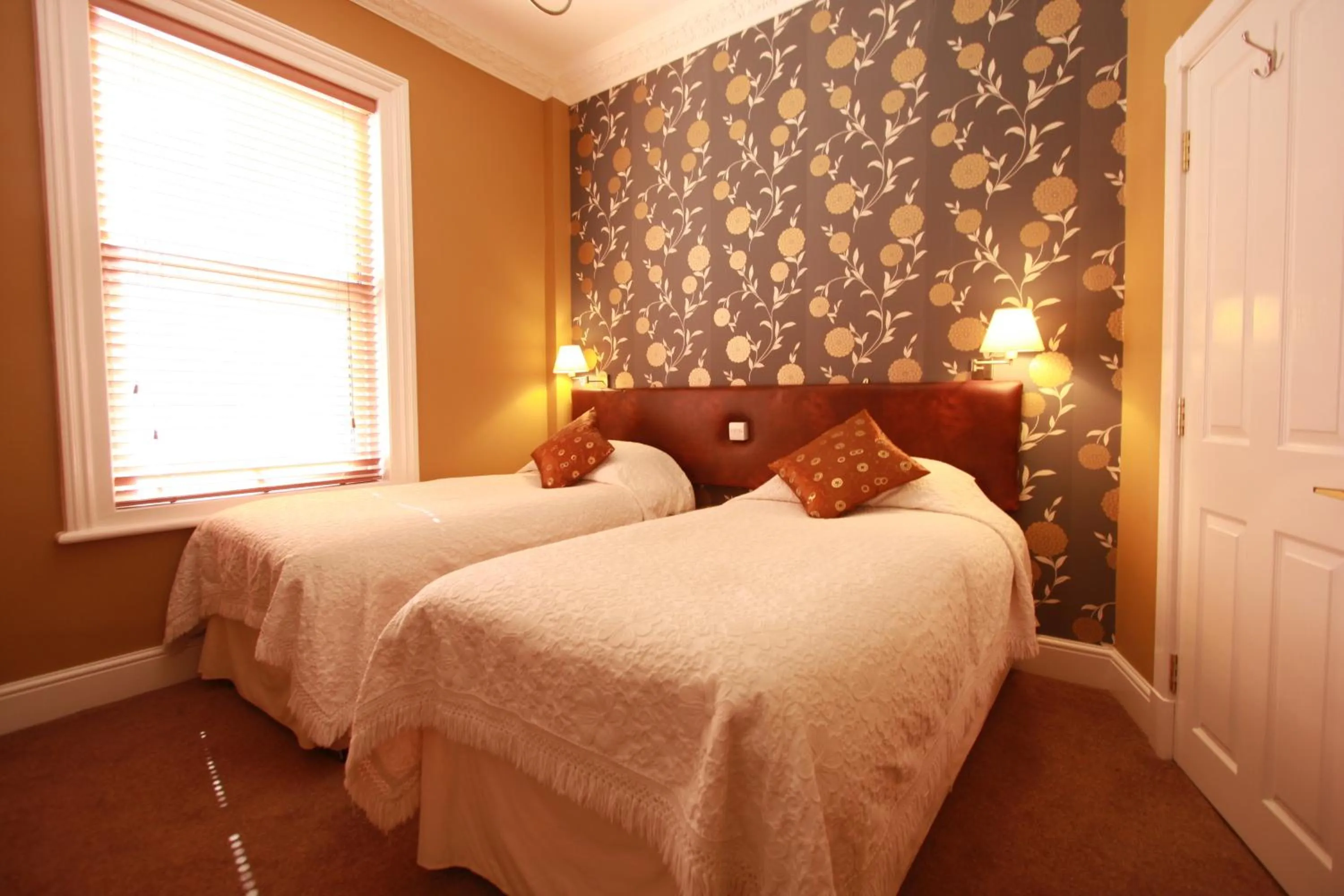 Day, Bed in Brentwood Guest House