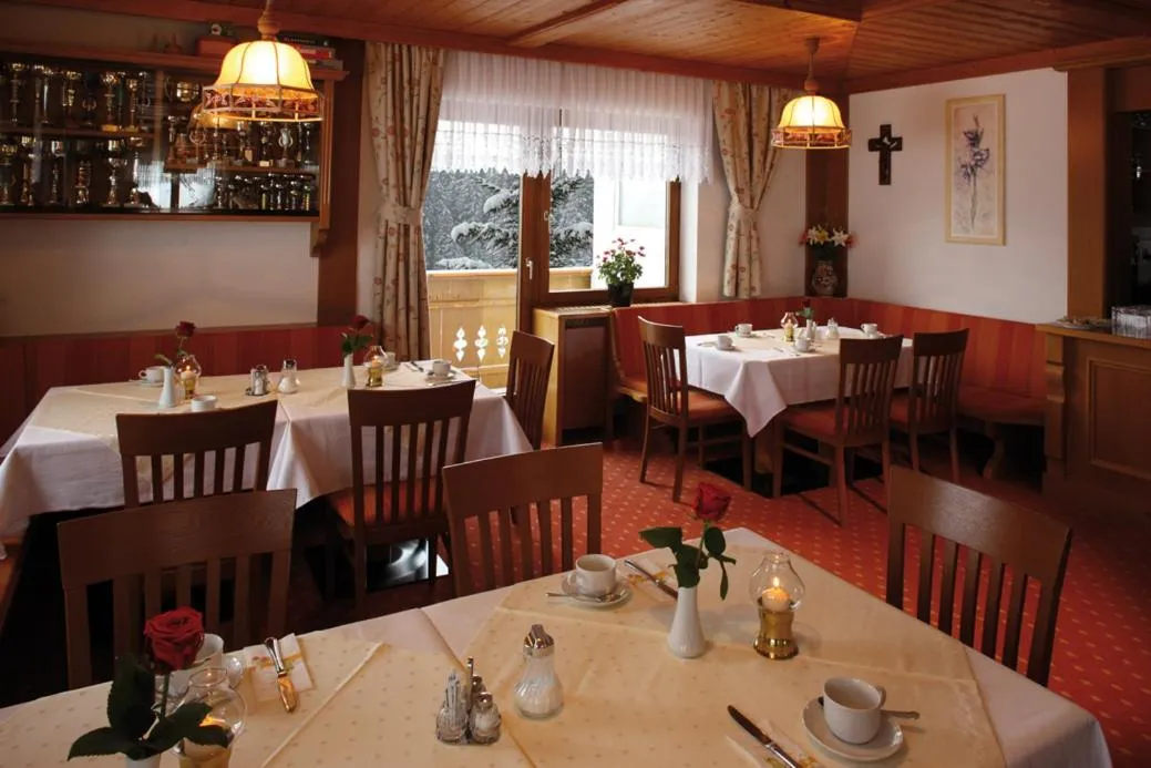 Restaurant/places to eat in Hotel Sonnalpen