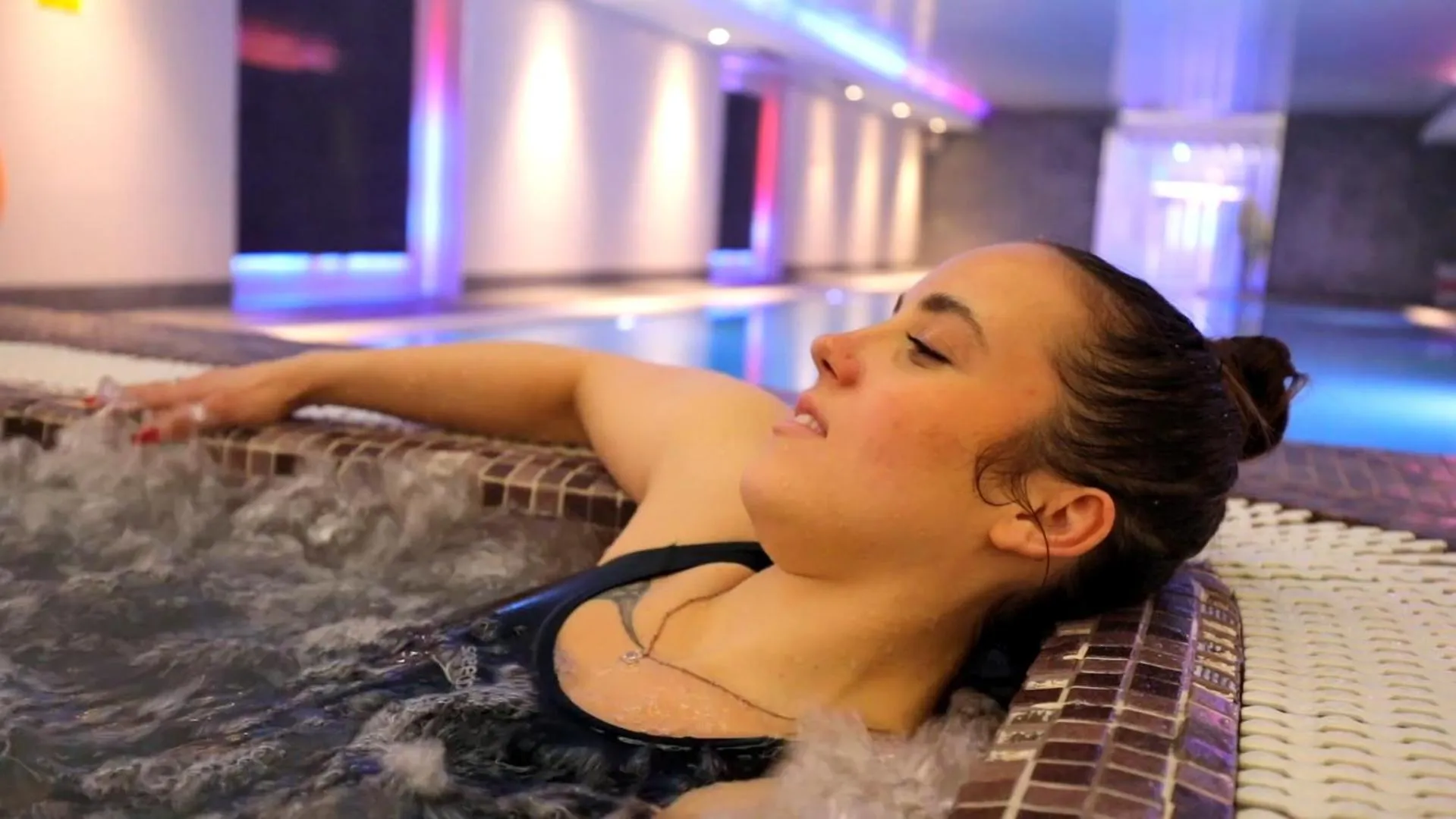 Swimming pool in The Continental Hotel, Heathrow