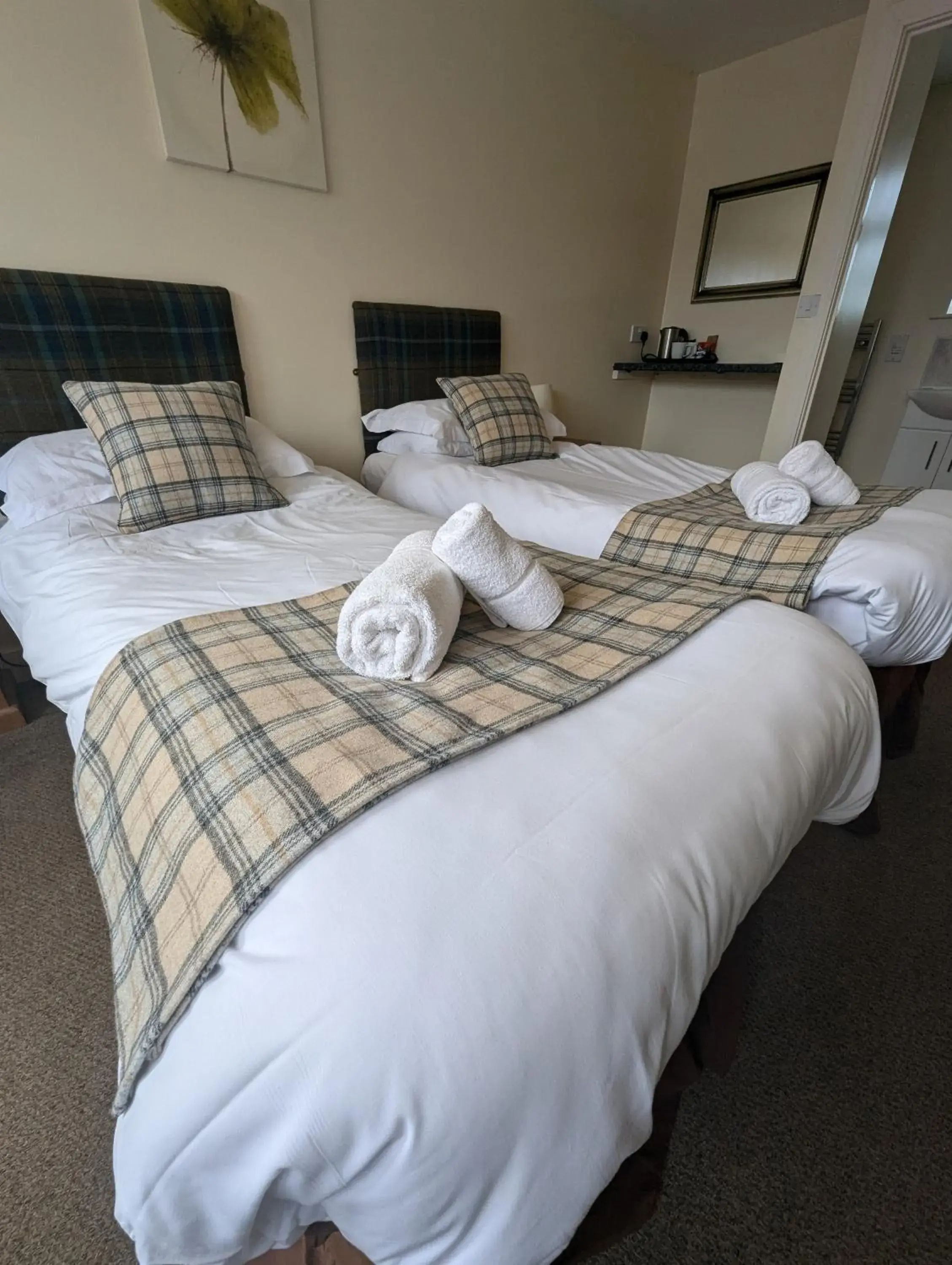 Twin Room in The Yew Tree at Longhope Twin Room in The Yew Tree at Longhope