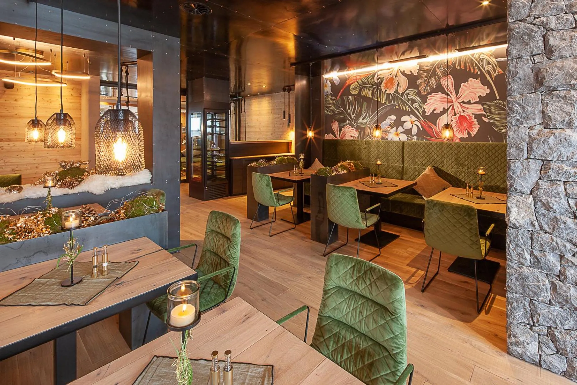 Restaurant/places to eat in Hotel Walisgaden superior