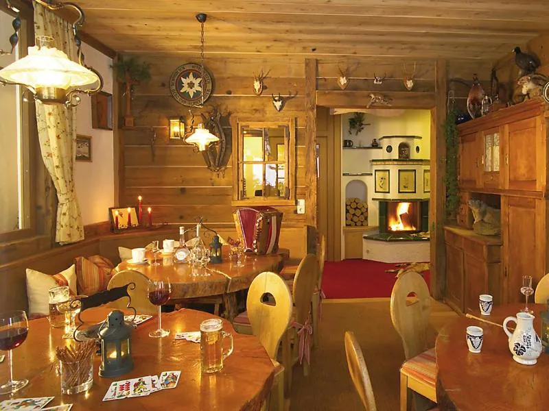 Restaurant/places to eat in Hotel Walisgaden superior