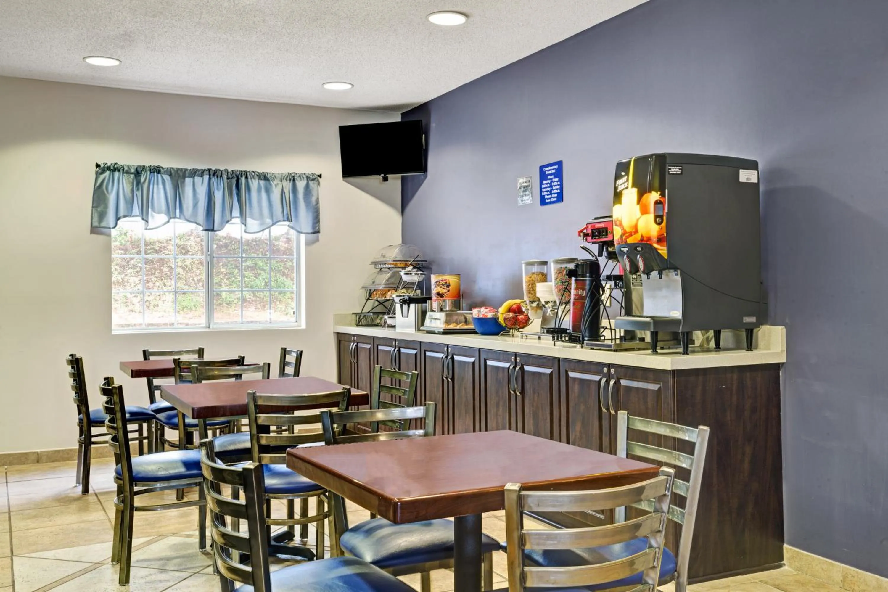 Restaurant/places to eat in Stay Express inn and Suites Atlanta Union City