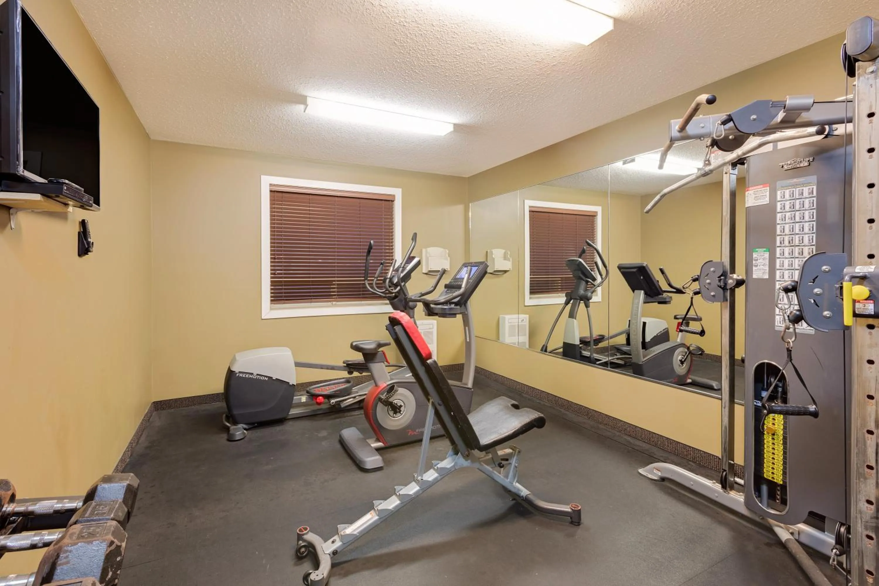 Fitness centre/facilities in Ramada by Wyndham Cold Lake