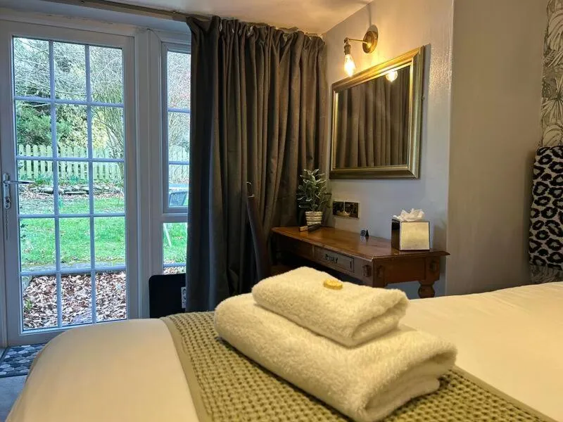 Bedroom, Bed in Royal Oak Appleby