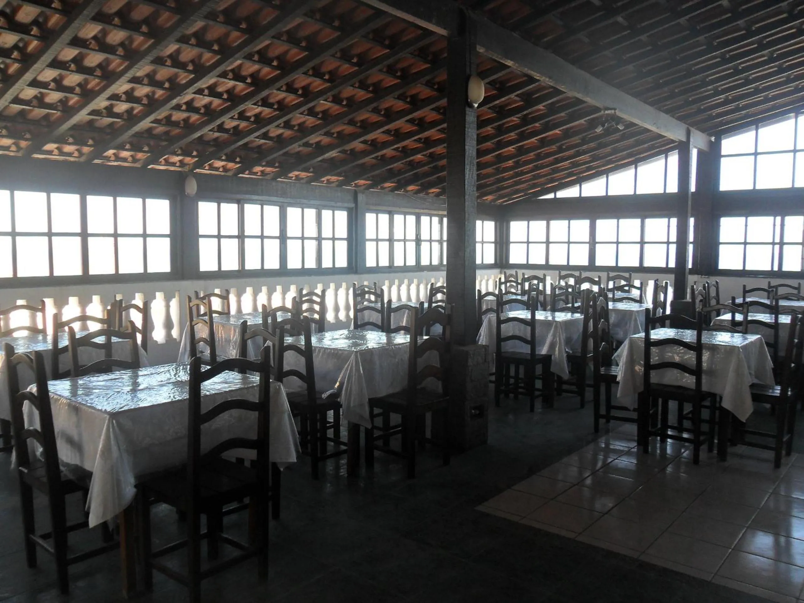 Restaurant/places to eat in Pousada Pratagy