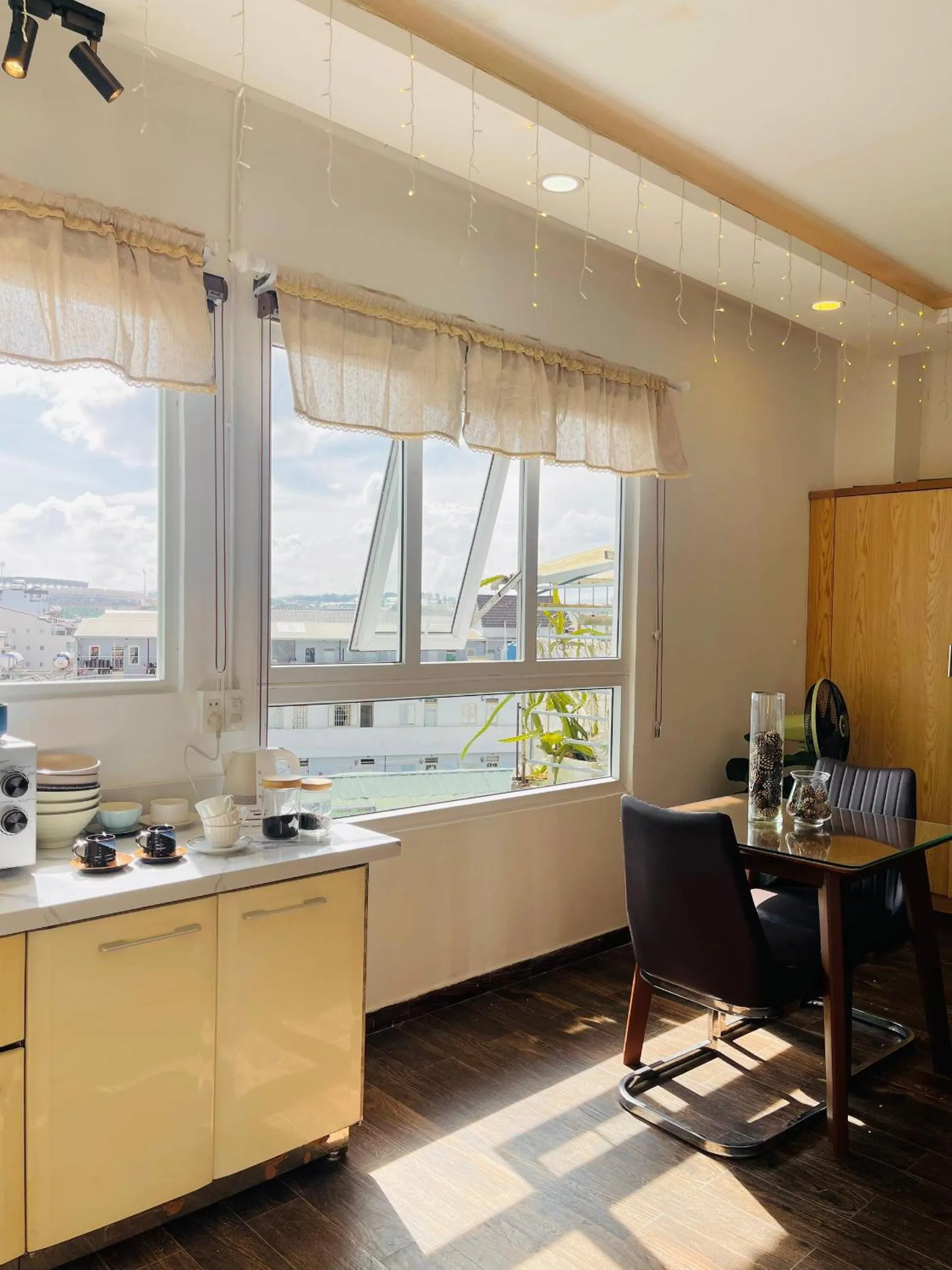 Street View Hotel & Apartment