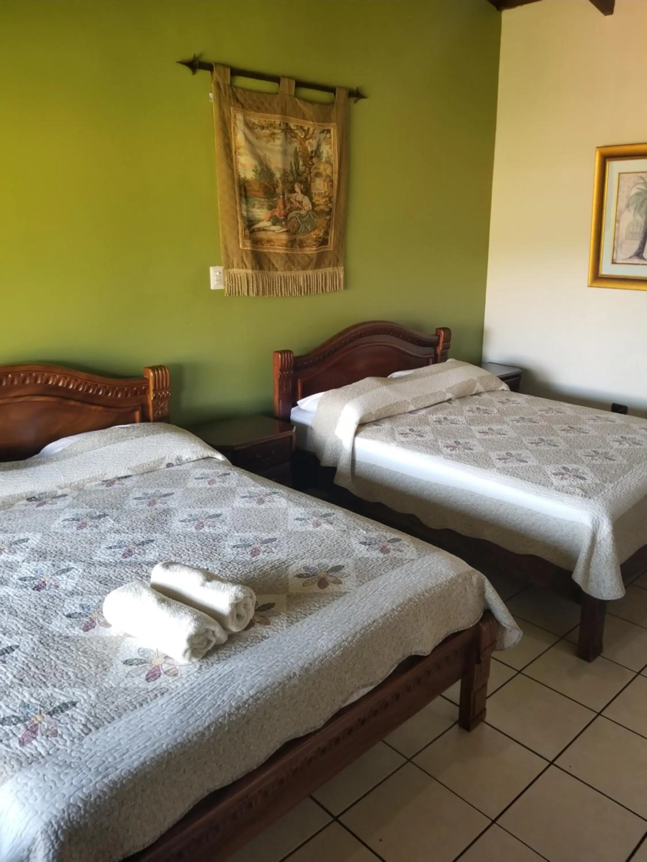 Bed in Hotel Monte Campana Heredia