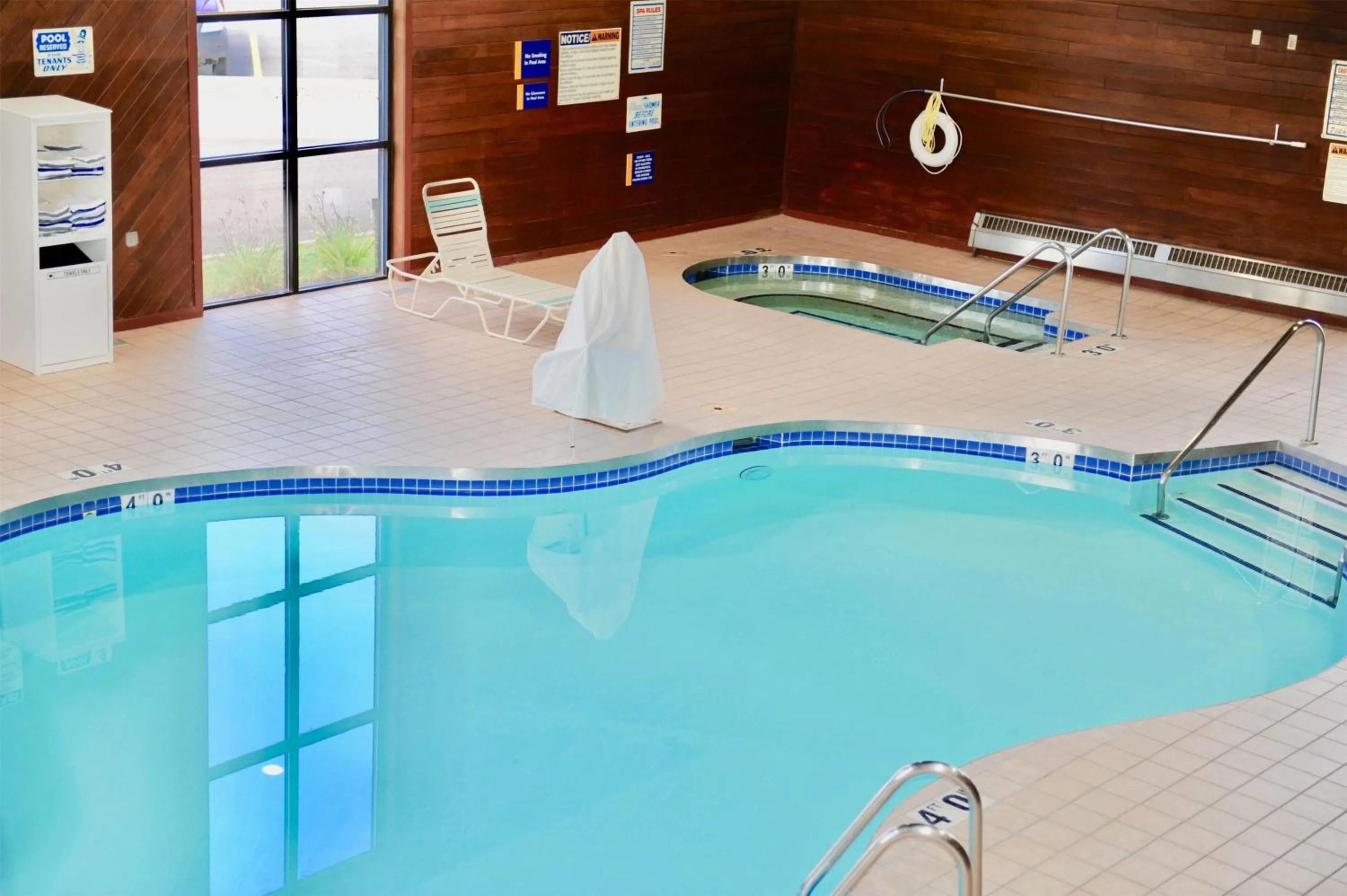Swimming pool in Days Inn & Suites by Wyndham Wausau