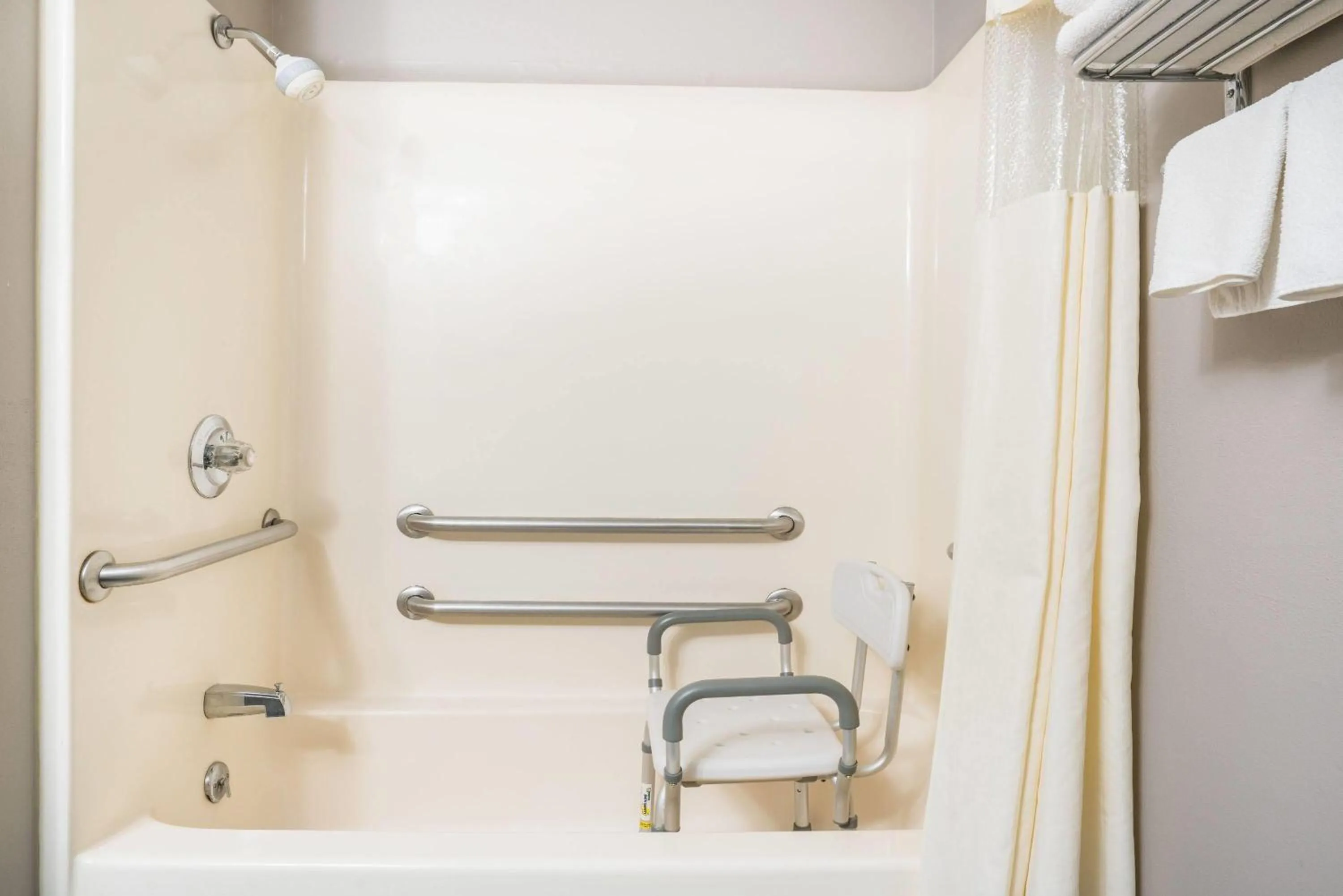 Bathroom in Days Inn & Suites by Wyndham Wausau