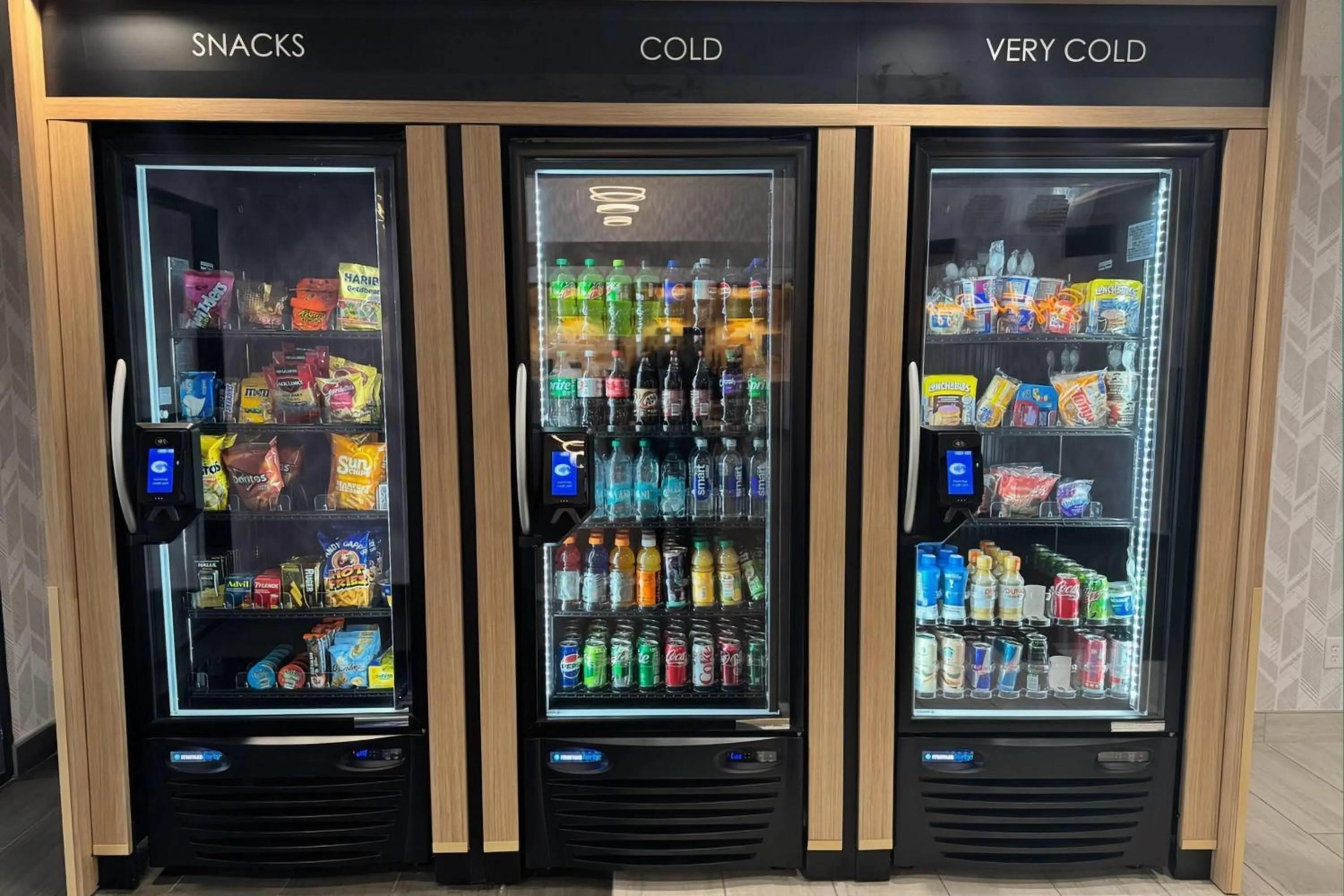 Lobby or reception in Days Inn & Suites by Wyndham Wausau