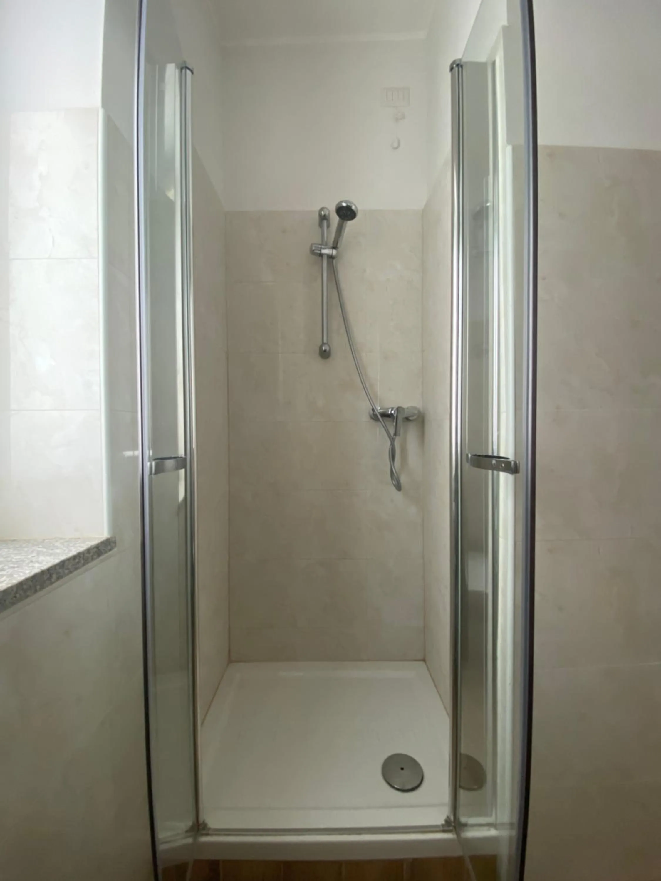 Shower in Miro' Agropoli