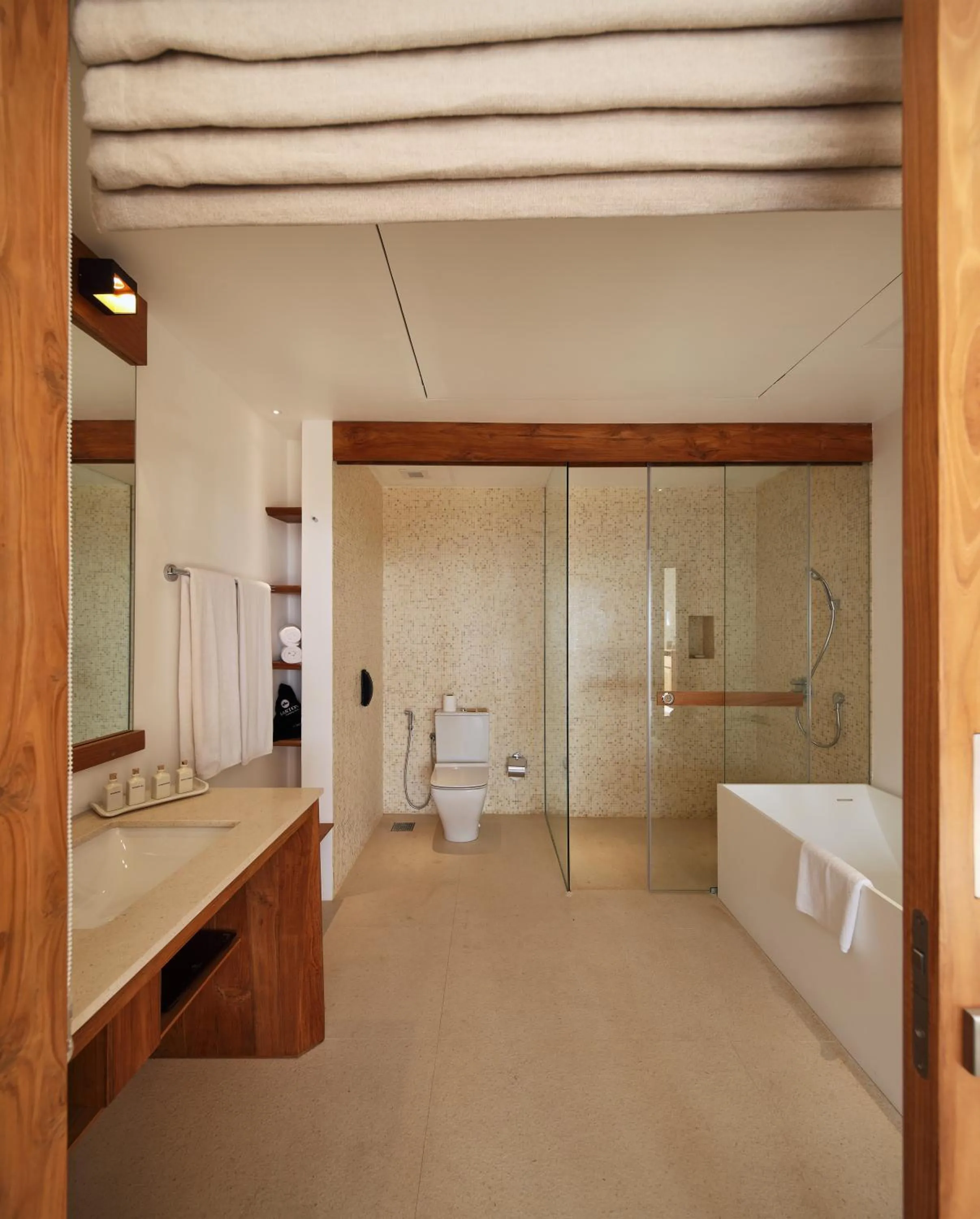 Bathroom, Bed in Riff Hikkaduwa