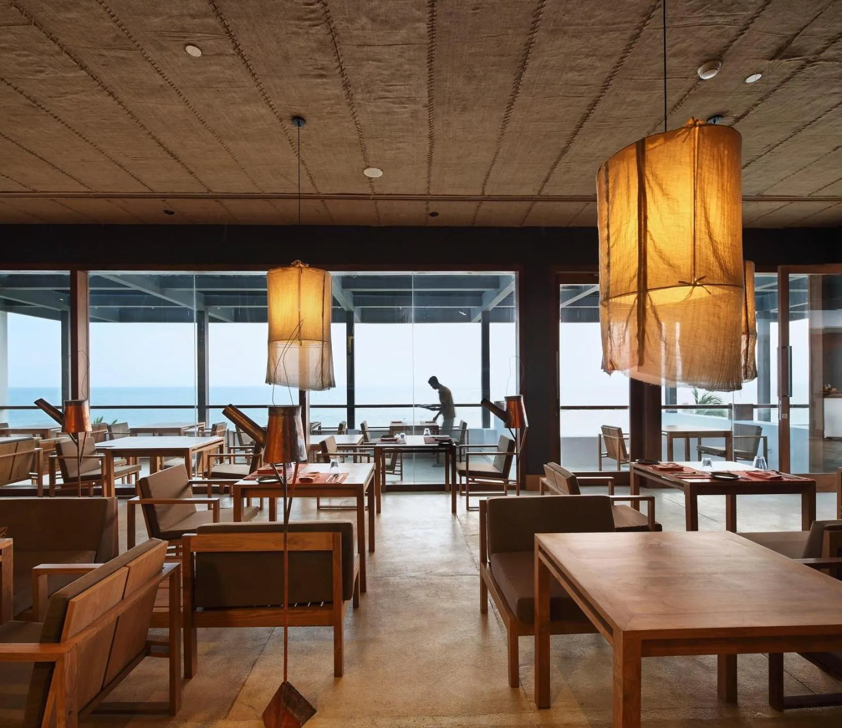 Restaurant/places to eat in Riff Hikkaduwa