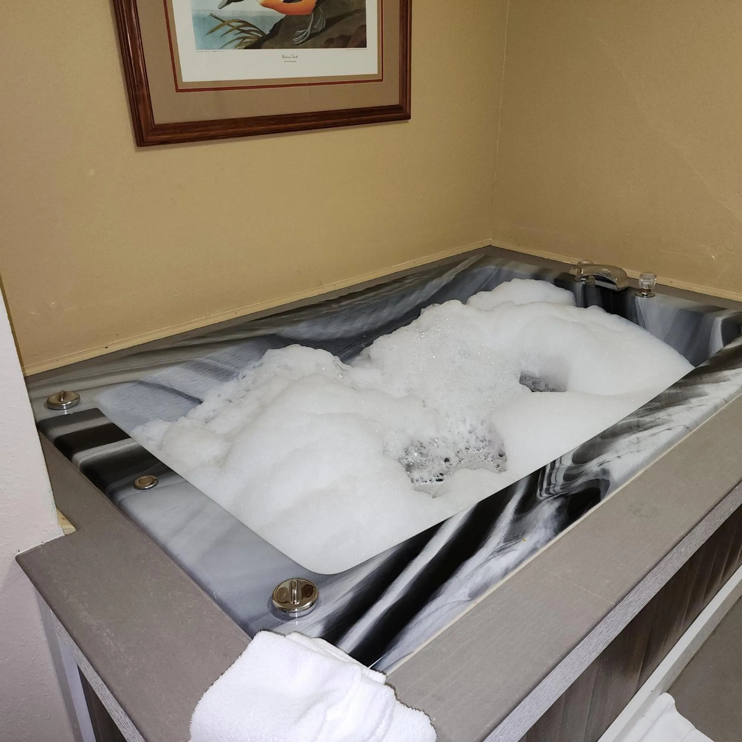 Hot Tub in Katahdin Inn & Suites