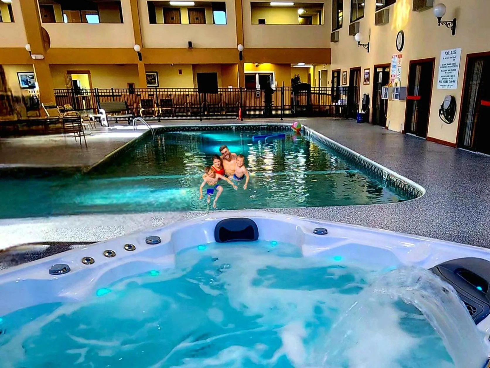 Swimming pool in Katahdin Inn & Suites