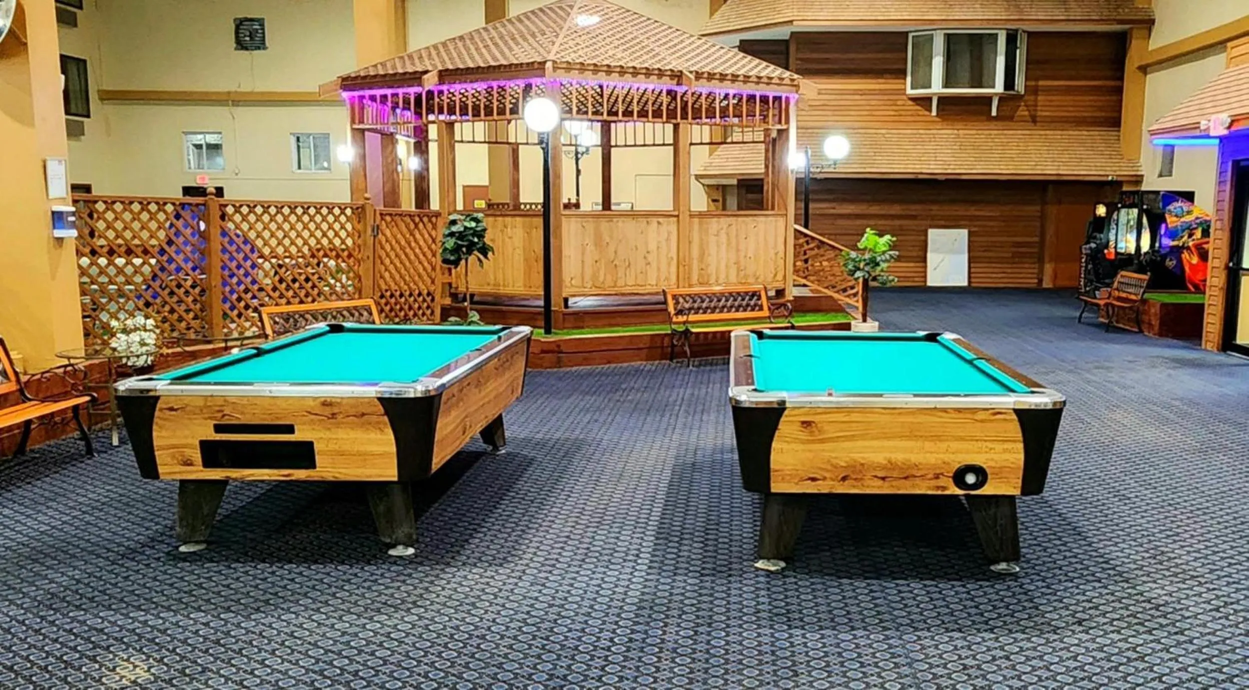 Billiard in Katahdin Inn & Suites
