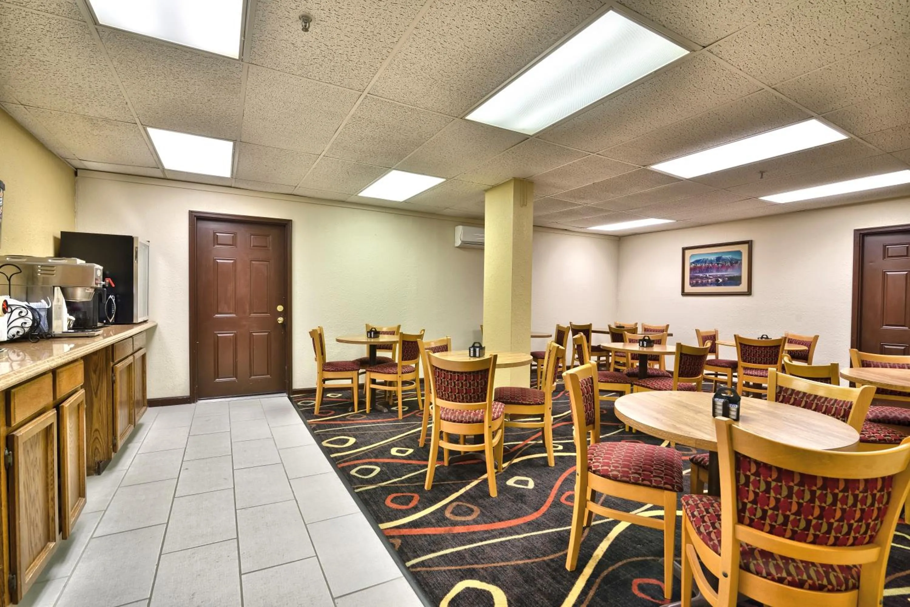 Restaurant/places to eat in Katahdin Inn & Suites
