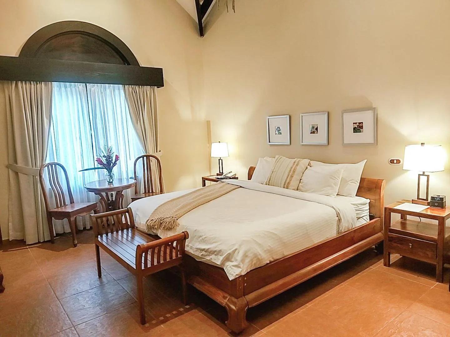 Bedroom, Bed in The Riverside Inn