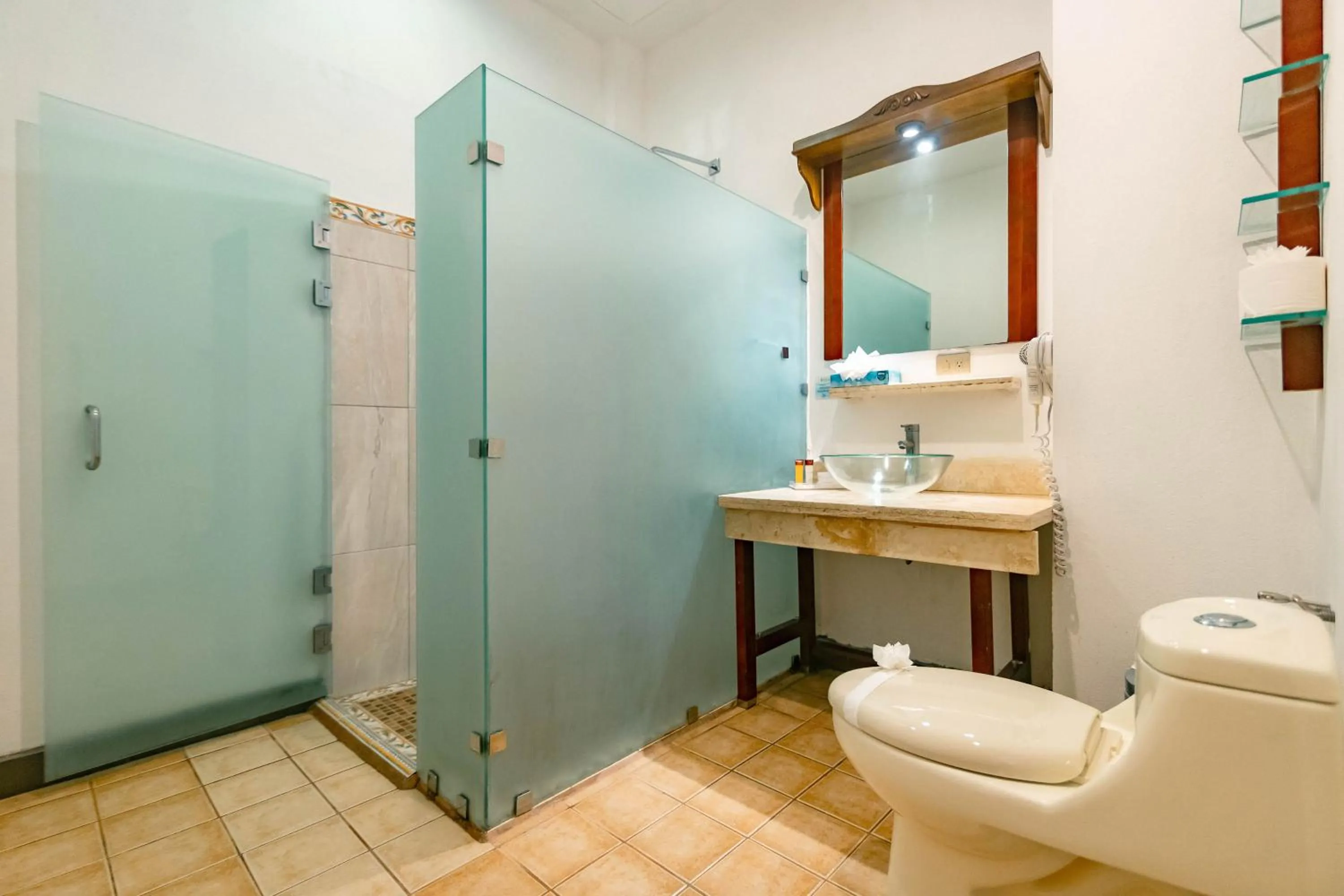 Shower in Hotel San Bada Resort & Spa