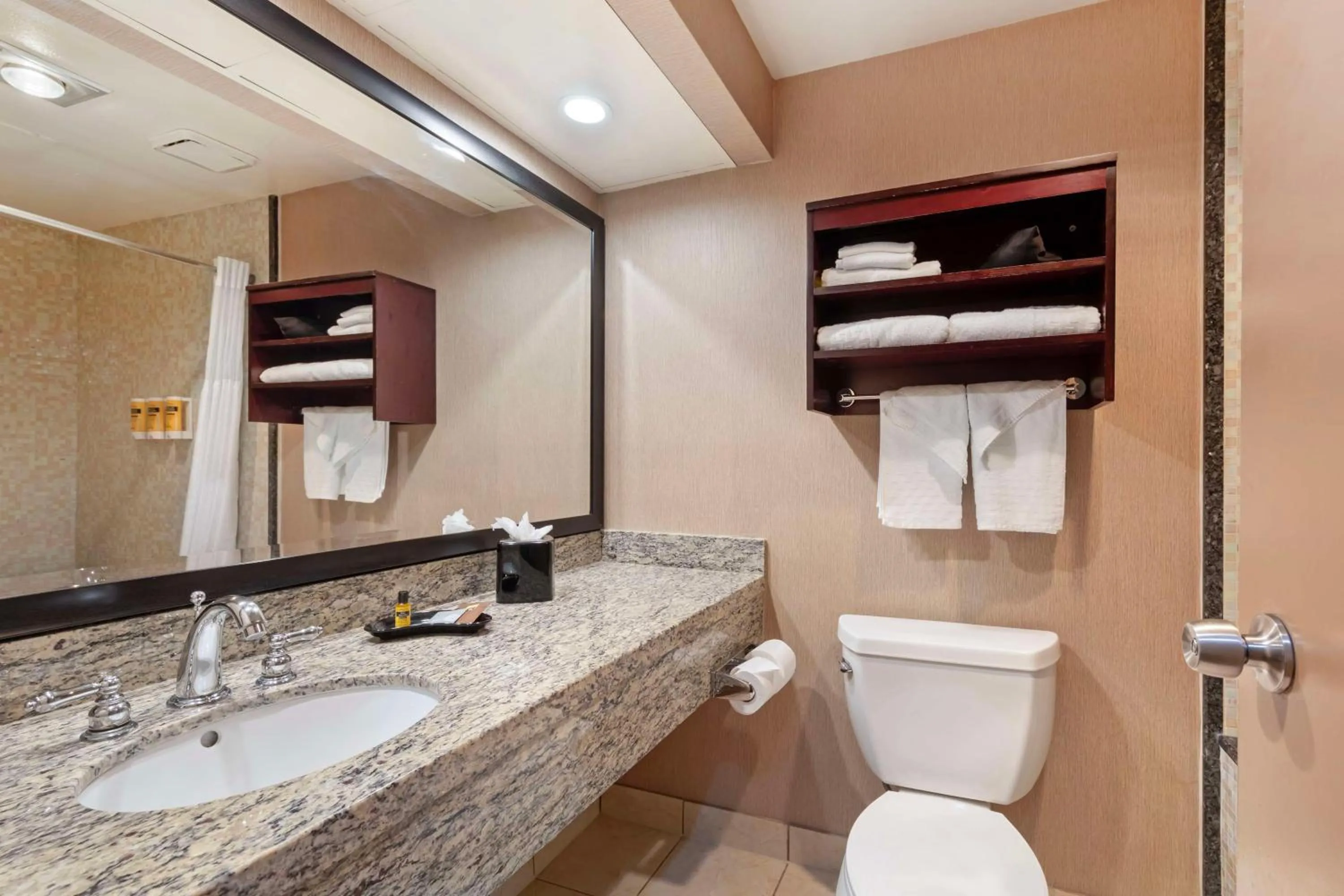 Bathroom in Best Western Plus Redondo Beach Inn