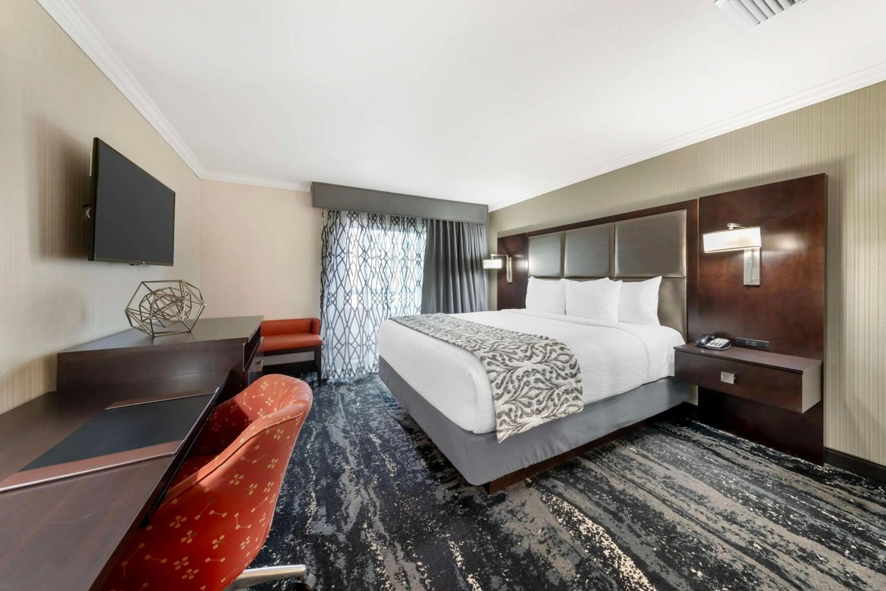 Bedroom, Bed in Best Western Plus Redondo Beach Inn