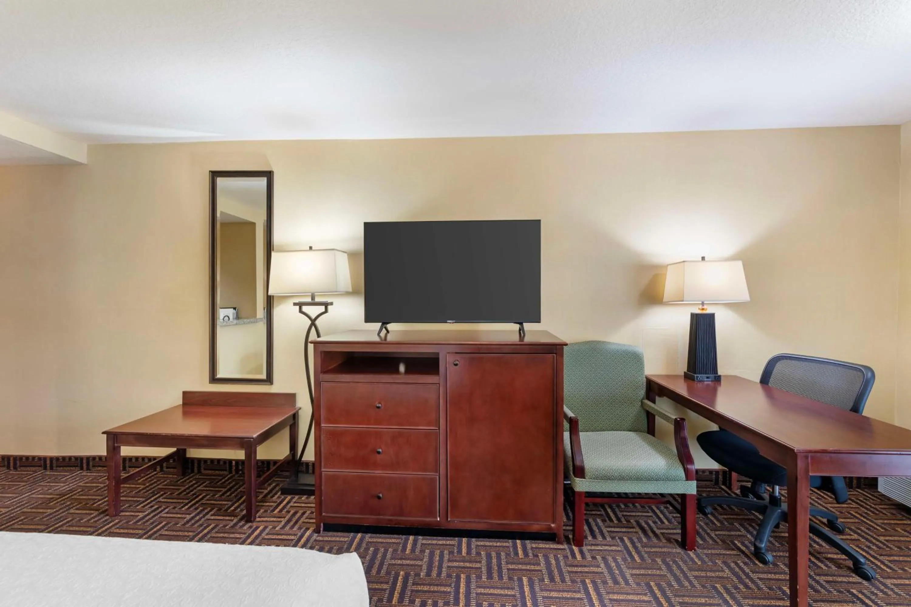 Bedroom, Bed in Best Western Plus Redondo Beach Inn