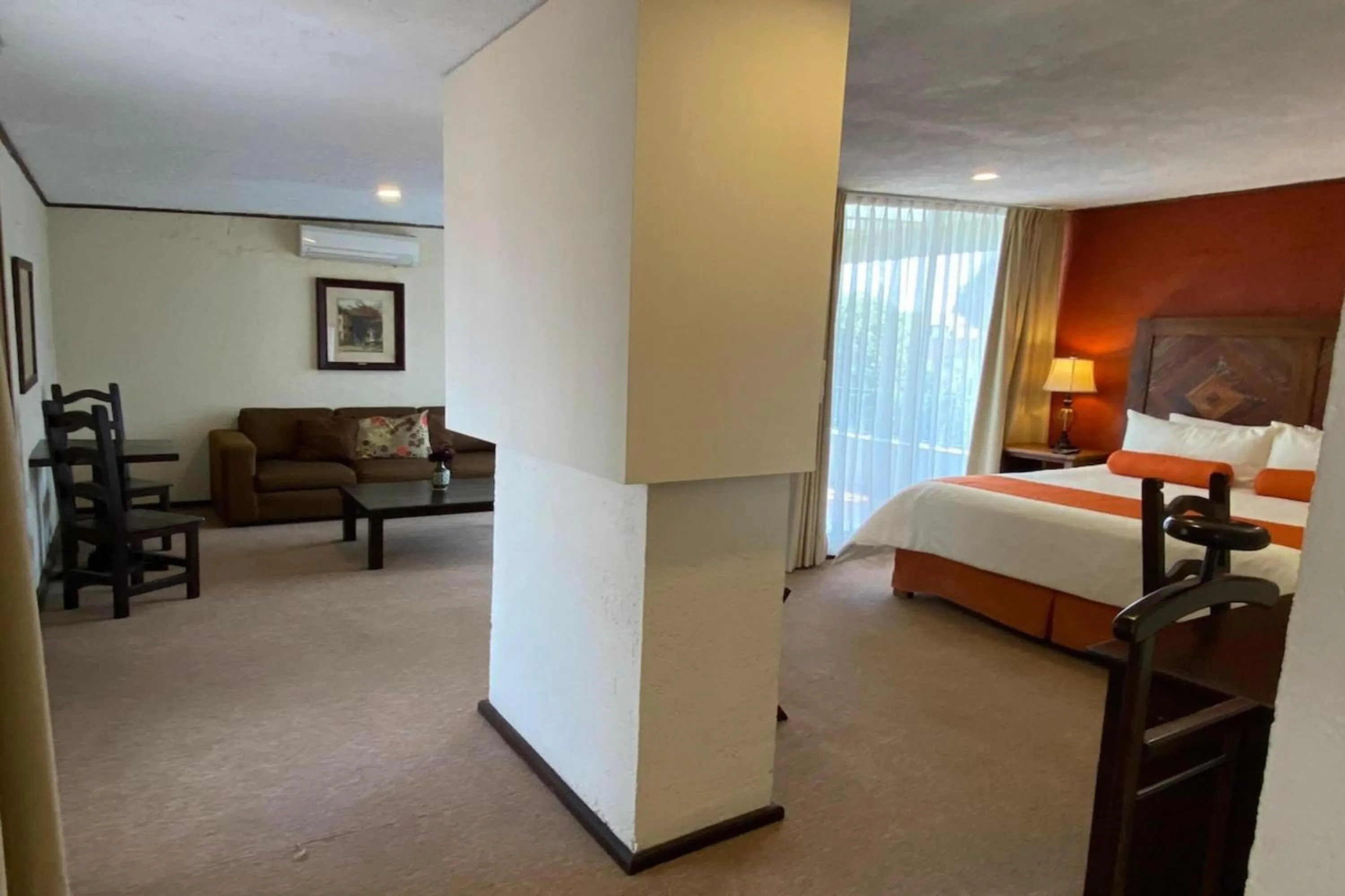 Bedroom, Bed in Capital O Hotel La Huerta Golf & Hotel, Cholula