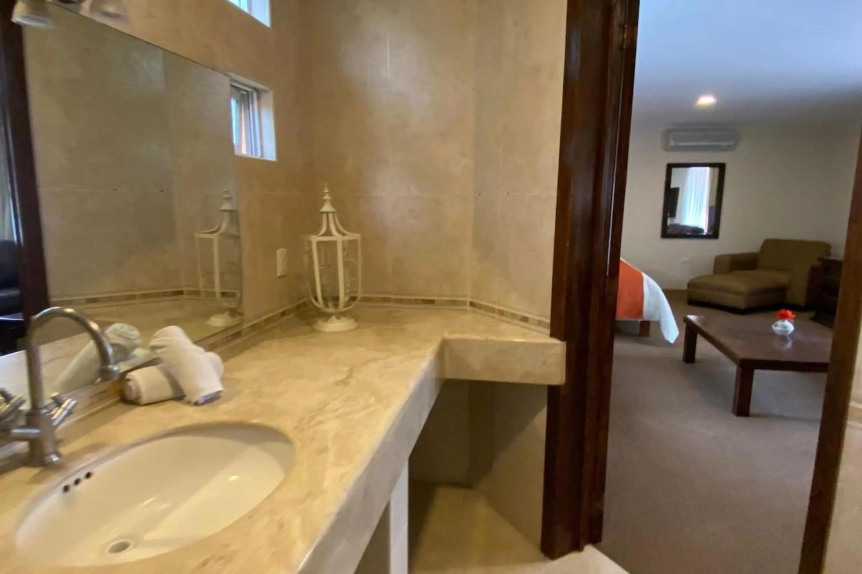 Bathroom in Capital O Hotel La Huerta Golf & Hotel, Cholula